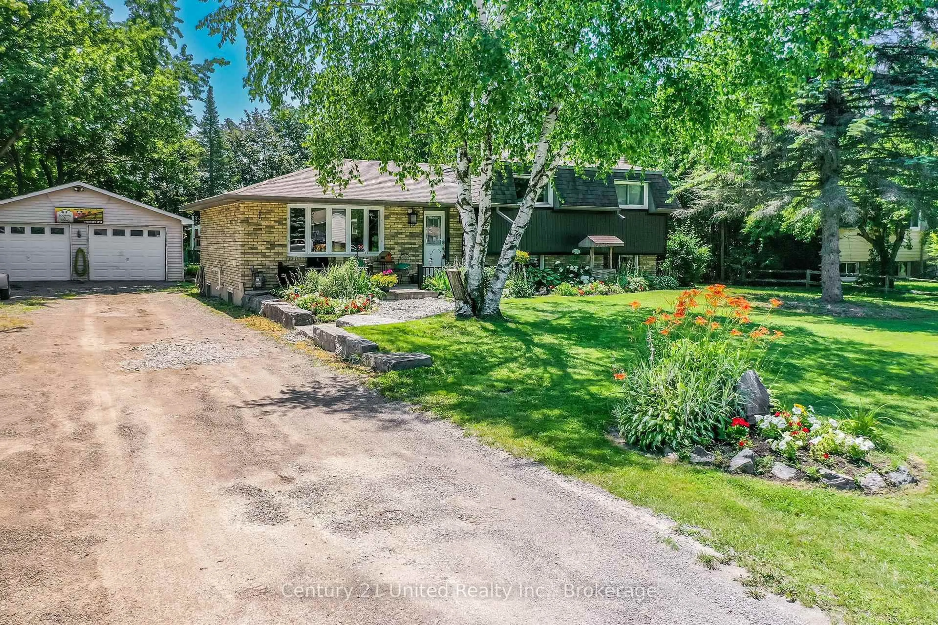 A pic from outside/outdoor area/front of a property/back of a property/a pic from drone, street for 16 Janet Dr, Kawartha Lakes Ontario L0B 1K0