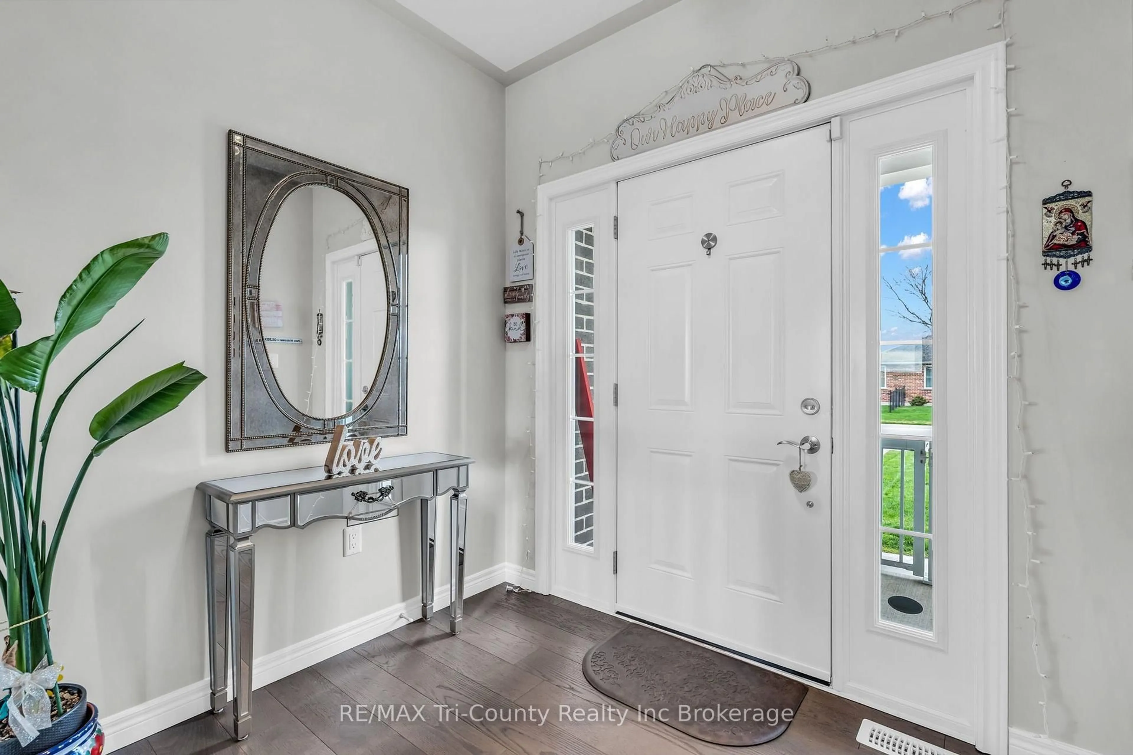 Indoor entryway for 18 Crocus Ave, Tillsonburg Ontario N4G 5S9