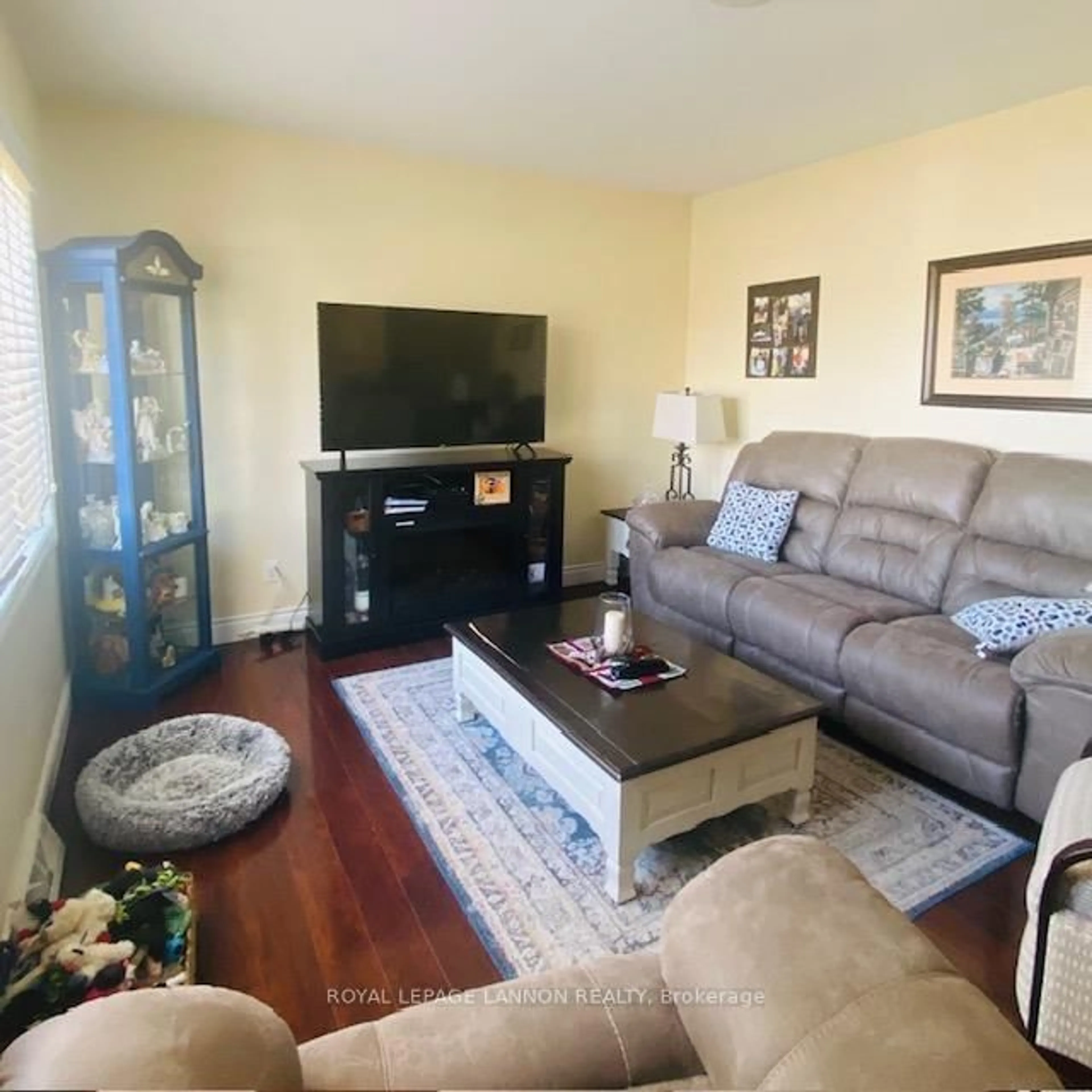 Living room with furniture, unknown for 305 McKenzie Ave, Greenstone Ontario P0T 1M0