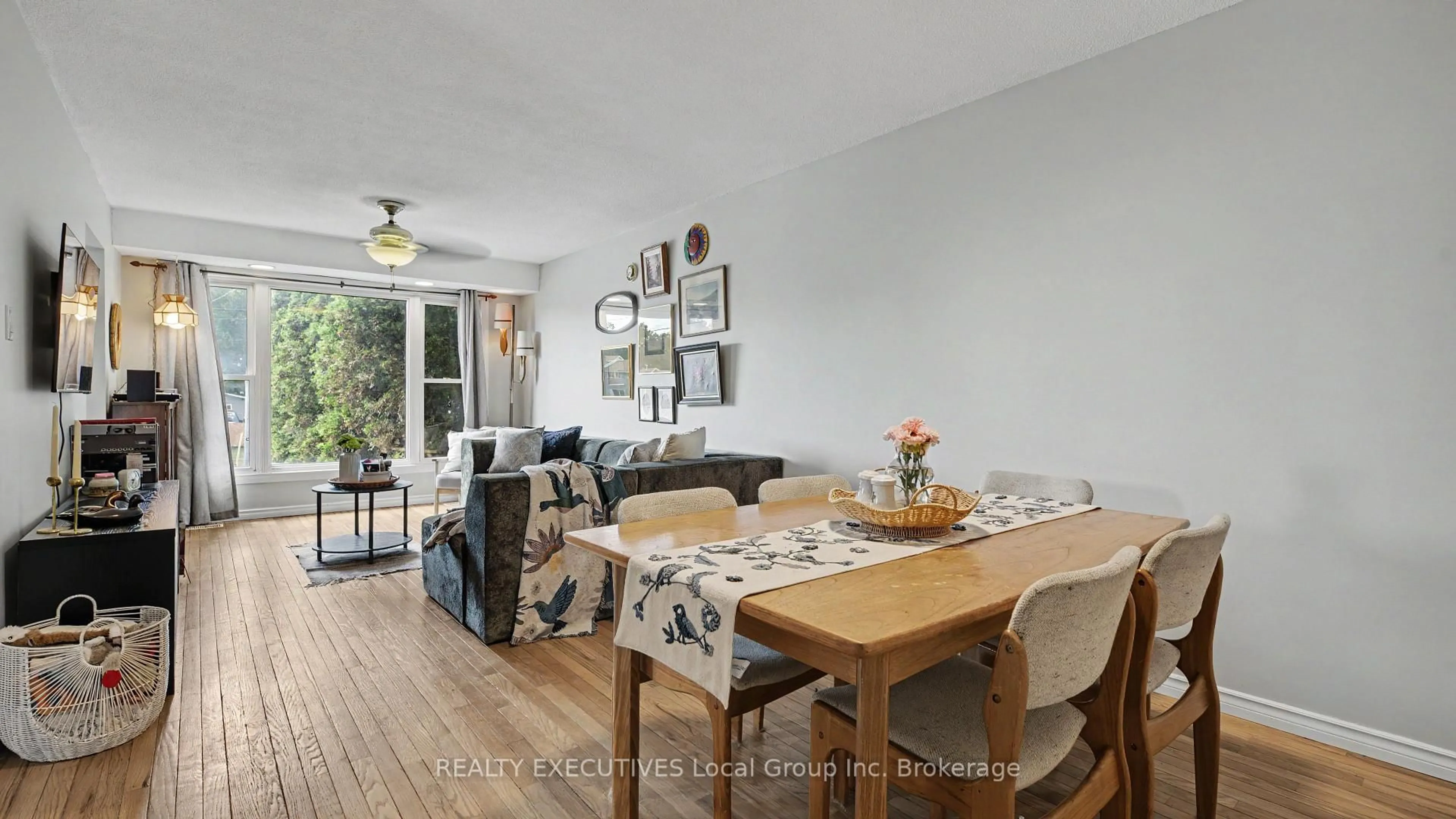 Dining room, wood/laminate floor for 190 WICKSTEAD Ave, North Bay Ontario P1A 3G5