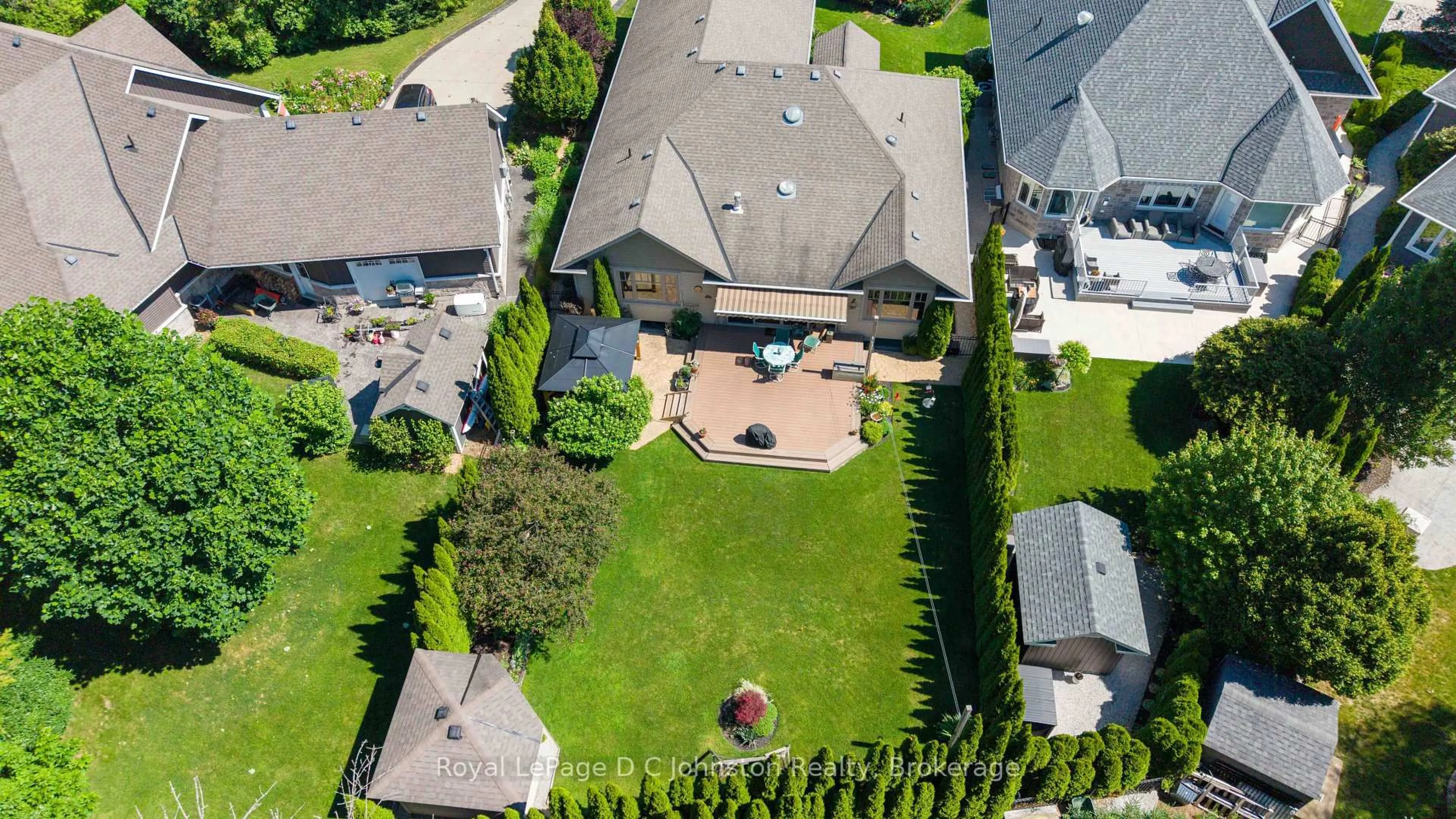 A pic from outside/outdoor area/front of a property/back of a property/a pic from drone, street for 569 Creekwood Dr, Saugeen Shores Ontario N0H 2L0
