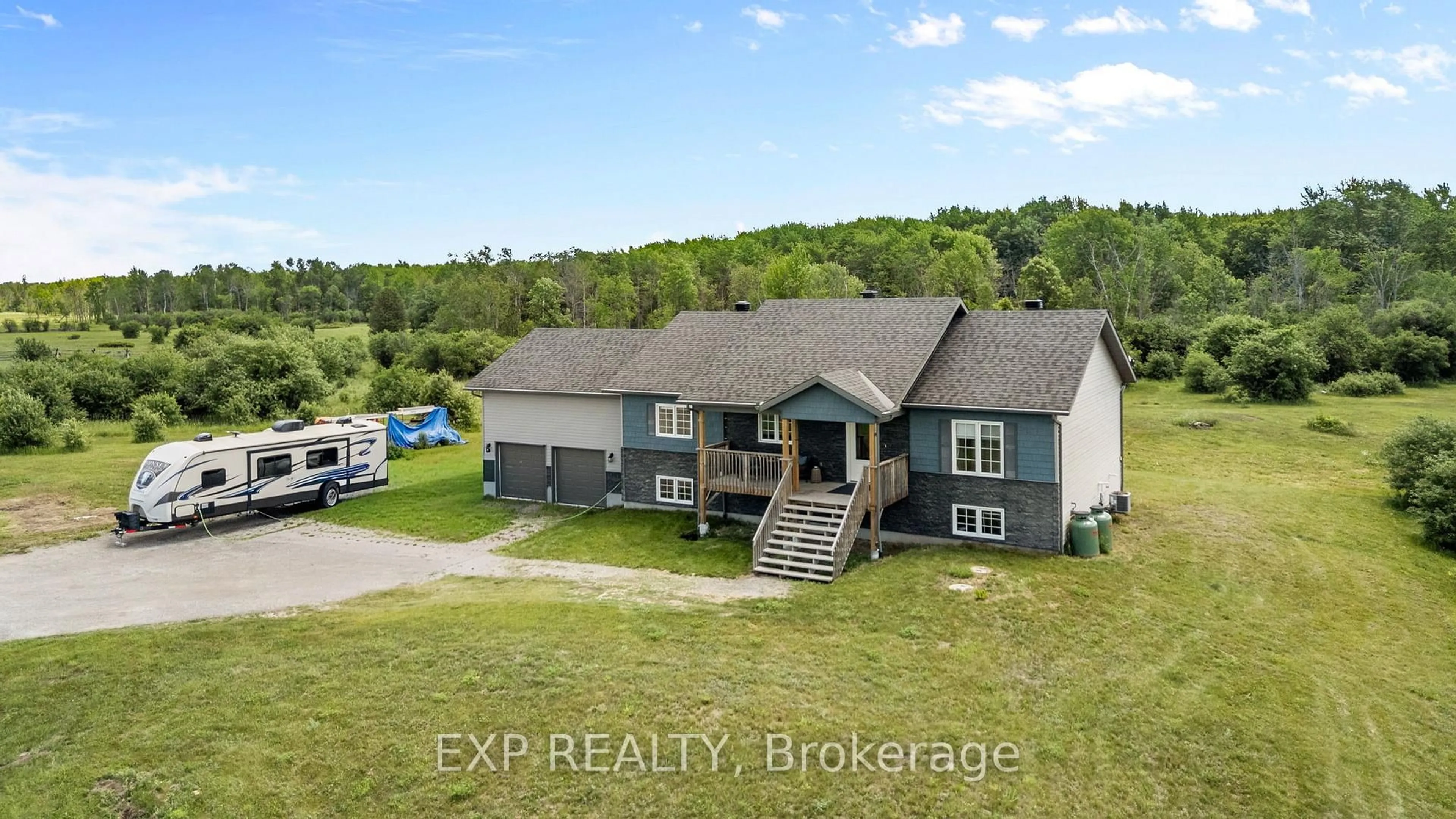 A pic from outside/outdoor area/front of a property/back of a property/a pic from drone, building for 4153 Roger Stevens Dr, Smiths Falls Ontario K7A 4S6