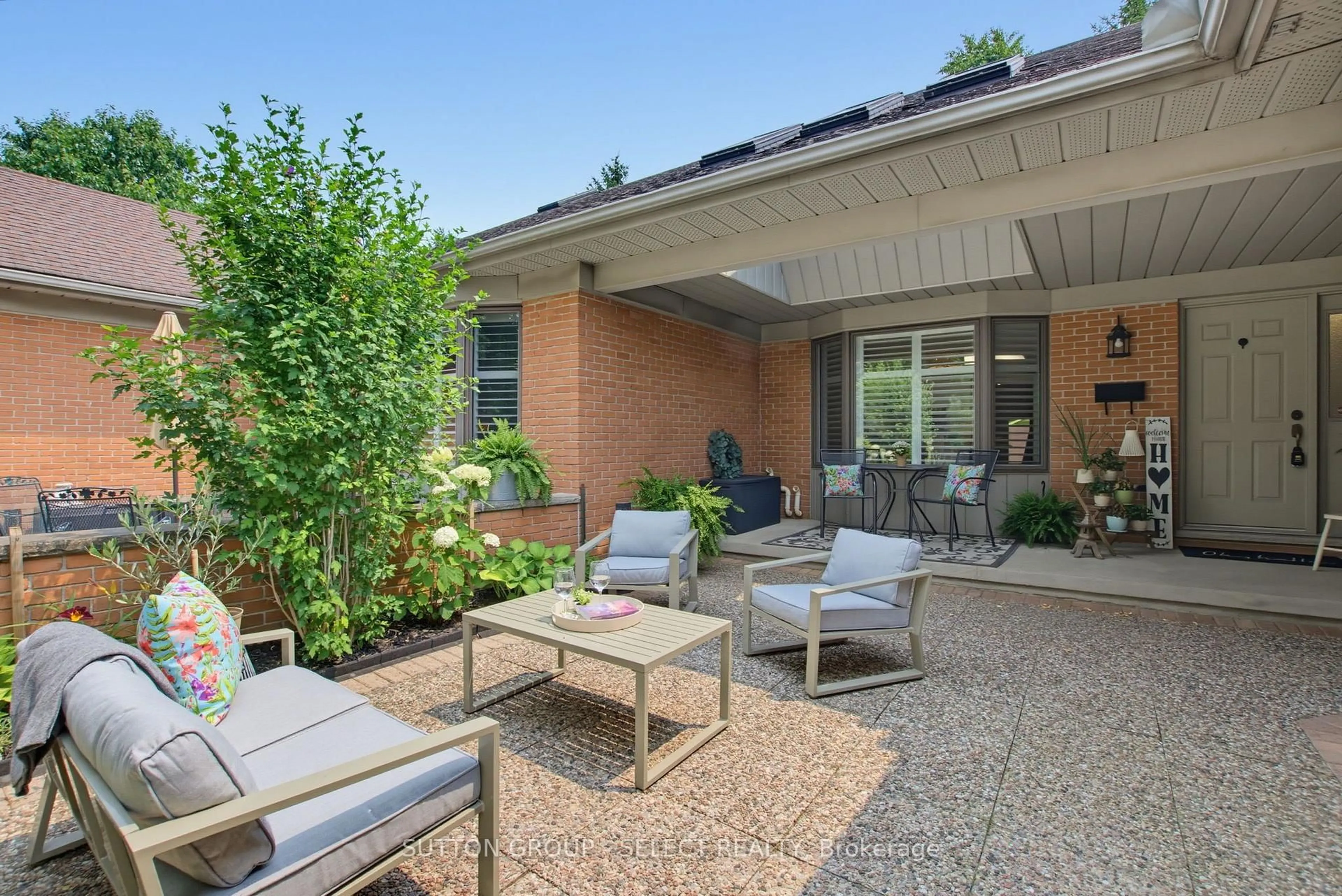 Patio, street for 40 Quinella Dr #28, London South Ontario N6K 4K9