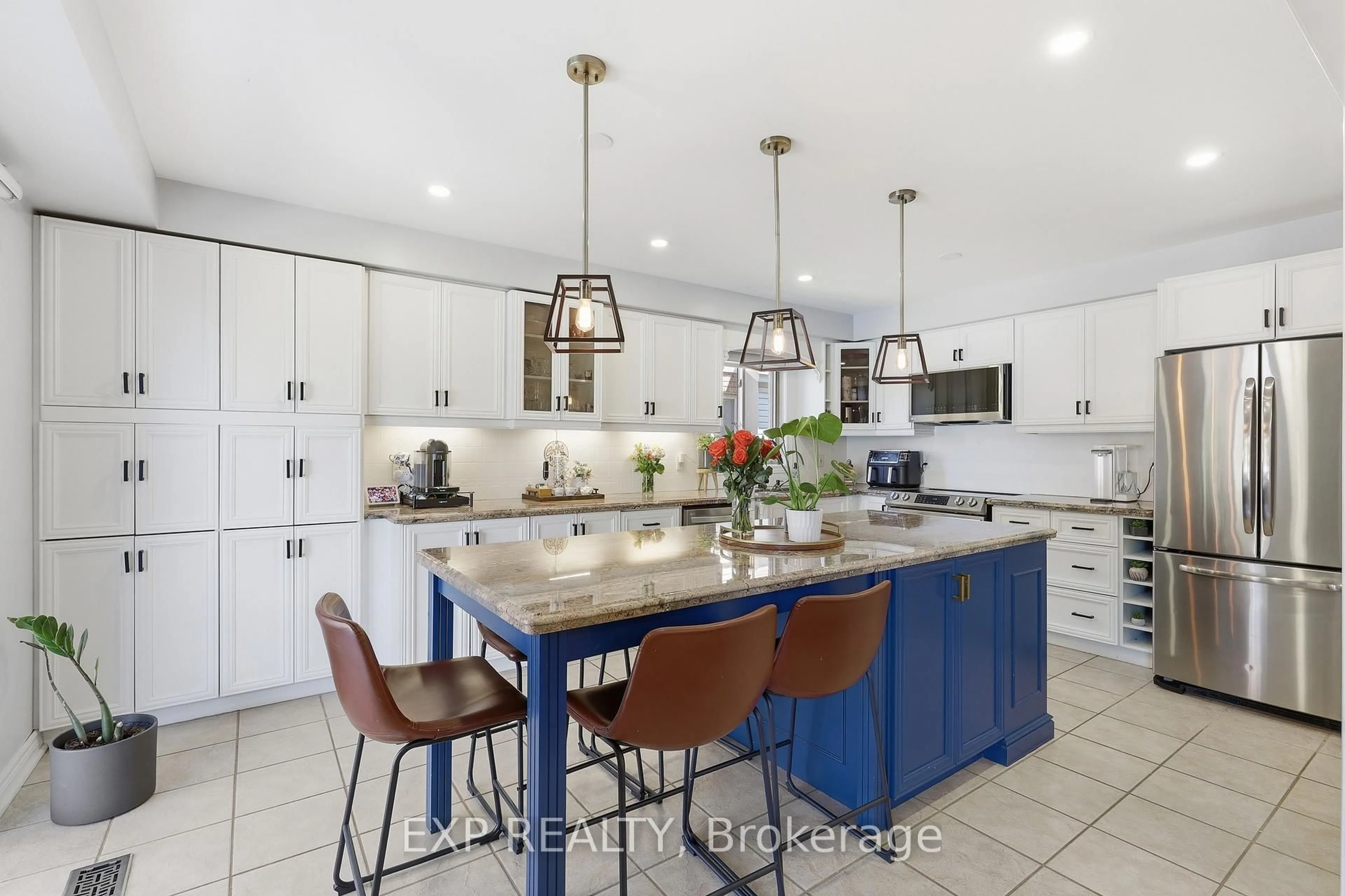 Open concept kitchen, ceramic/tile floor for 194 Southbrook Dr, Hamilton Ontario L0R 1C0