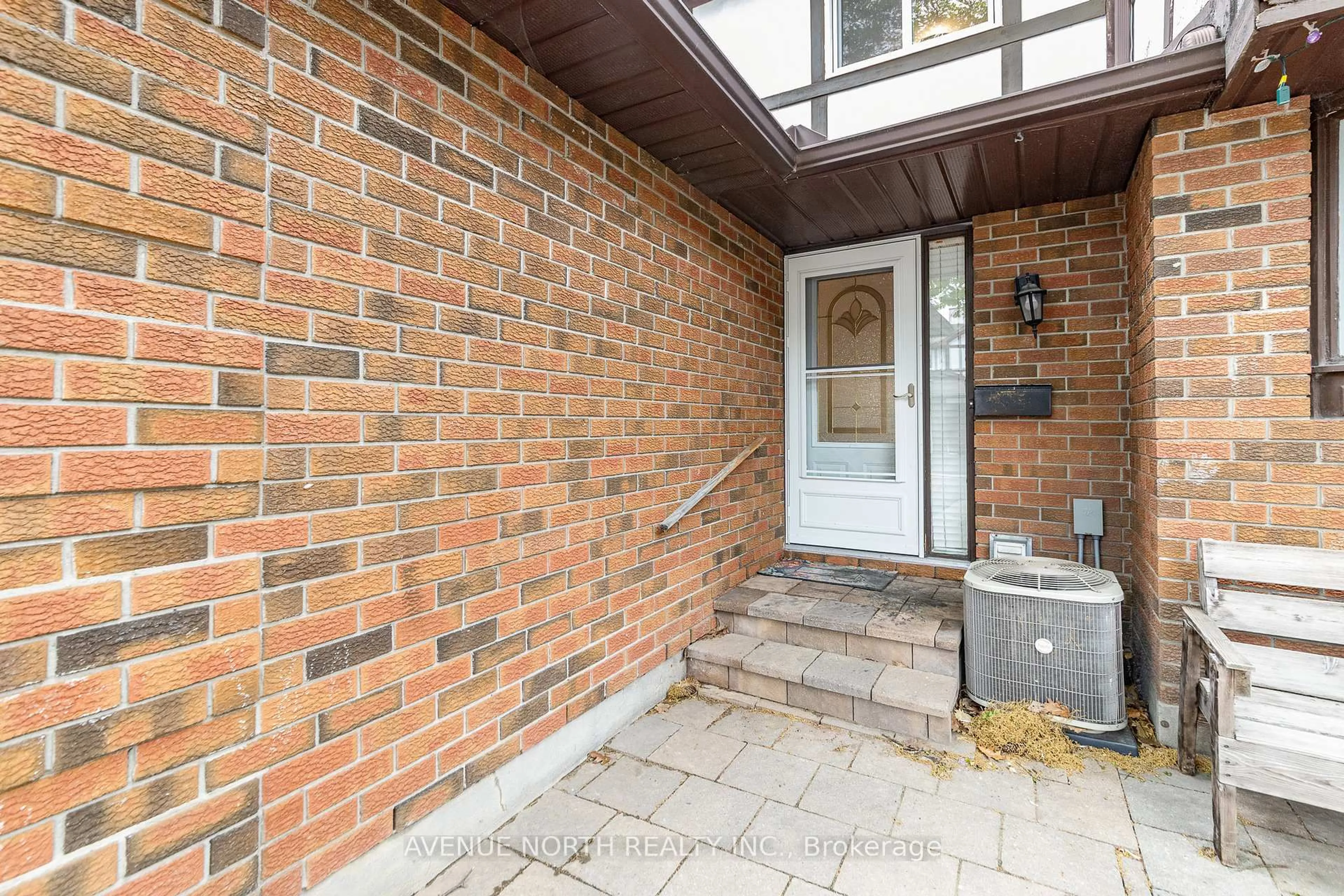Patio, street for 1103 Millwood Crt, Orleans Ontario K1C 3E9