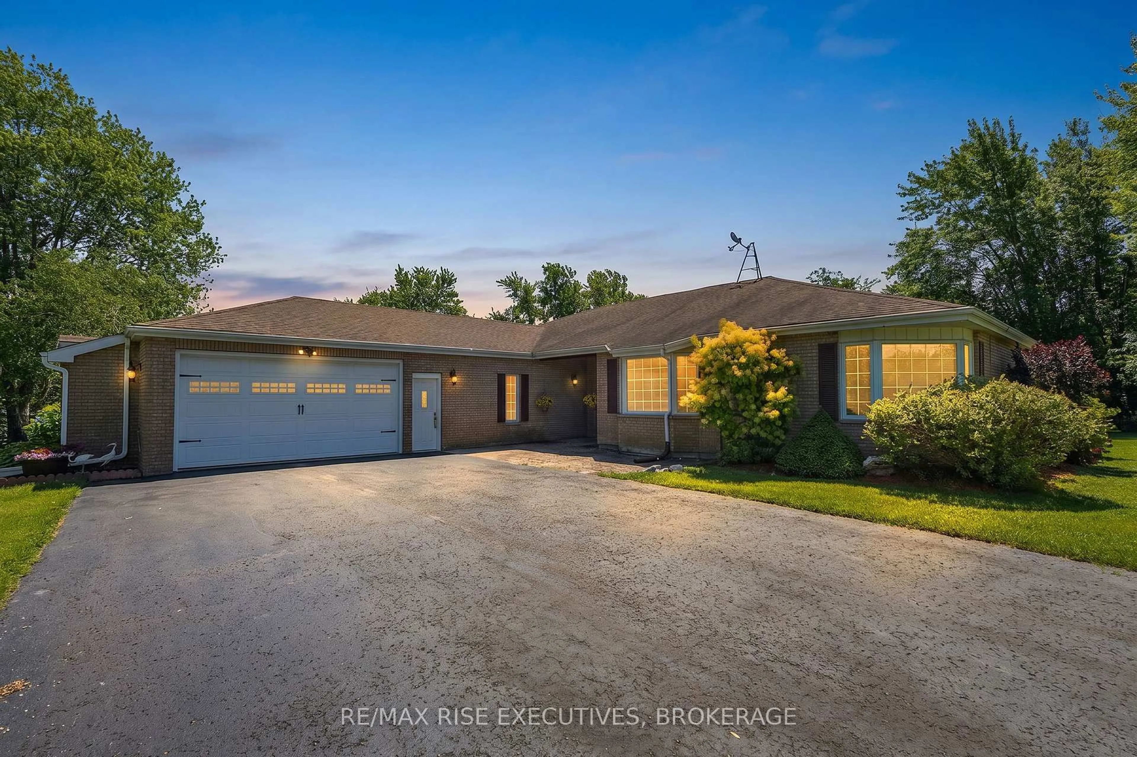 A pic from outside/outdoor area/front of a property/back of a property/a pic from drone, street for 5054 Lower Round Lake Rd, Battersea Ontario K0H 1H0