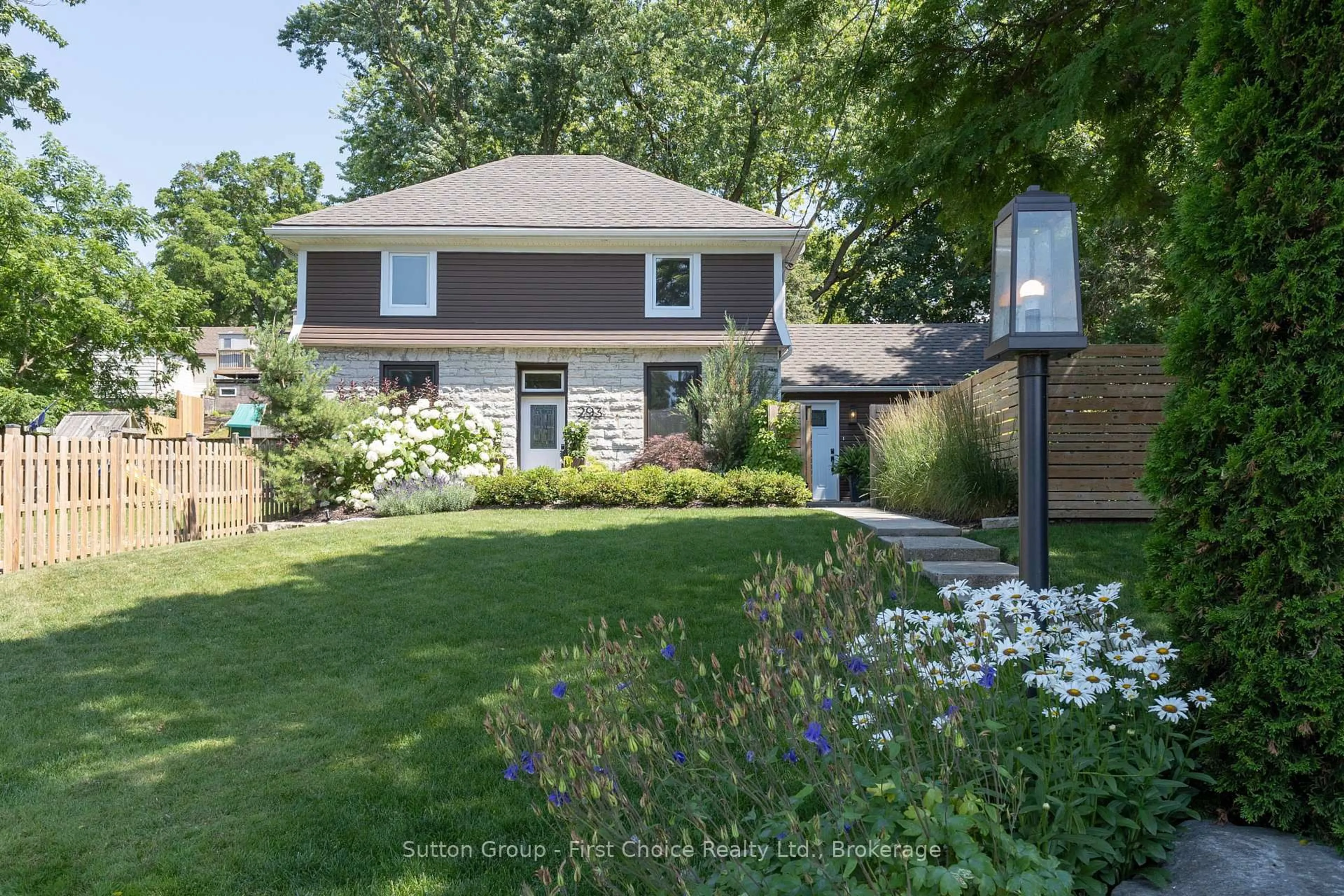 Home with brick exterior material, street for 293 Wellington St, St. Marys Ontario N4X 1C5