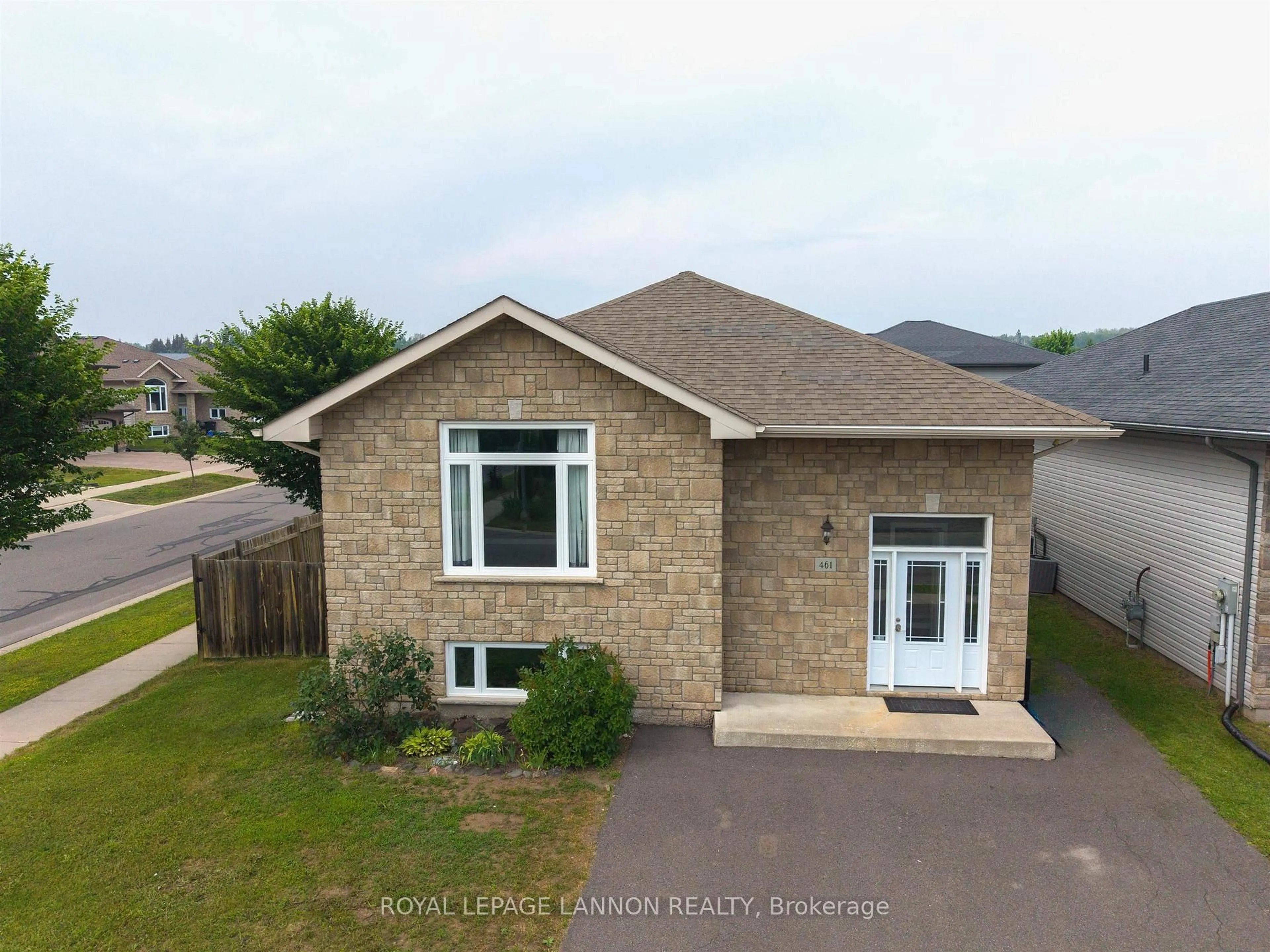 Unknown for 461 LONGBOW St, Thunder Bay Ontario P7G 0A5