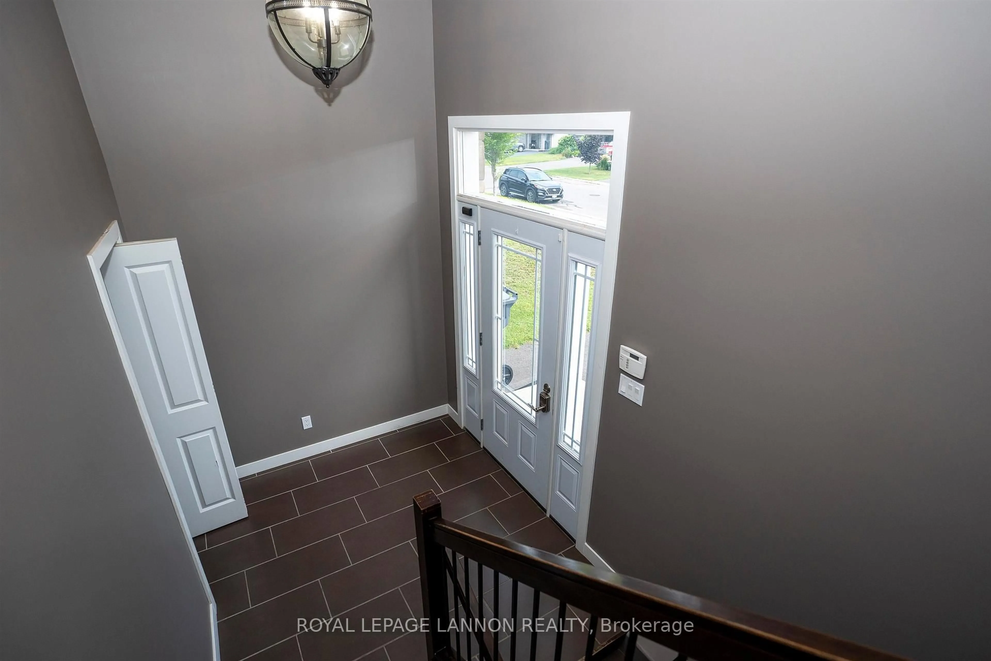 Indoor entryway for 461 LONGBOW St, Thunder Bay Ontario P7G 0A5