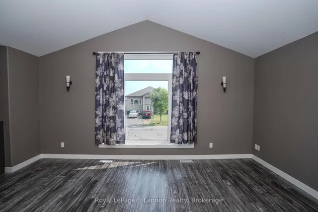 461 LONGBOW St, Thunder Bay 4