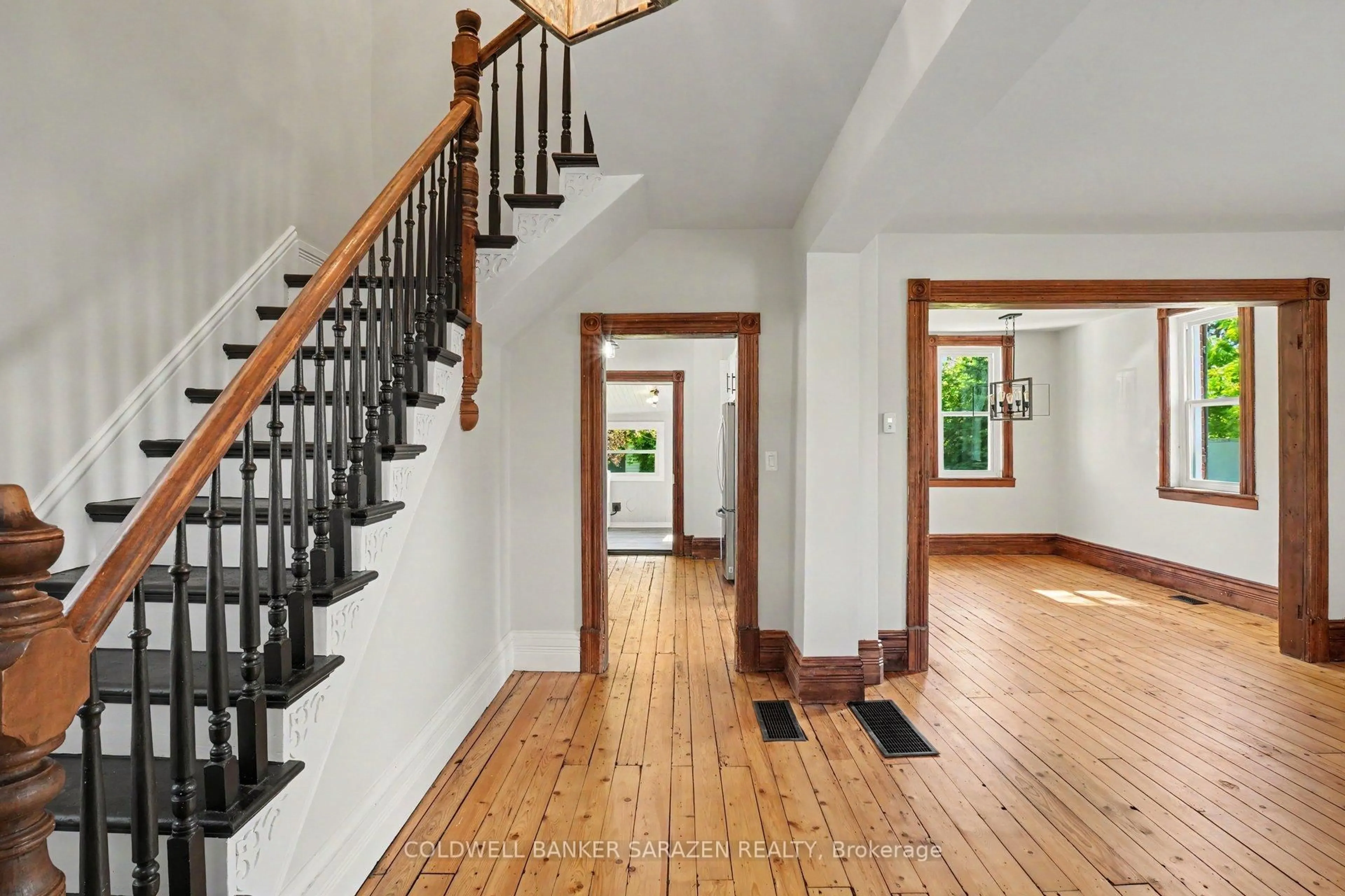 Indoor entryway for 48 Norma St, Arnprior Ontario K7S 3B5