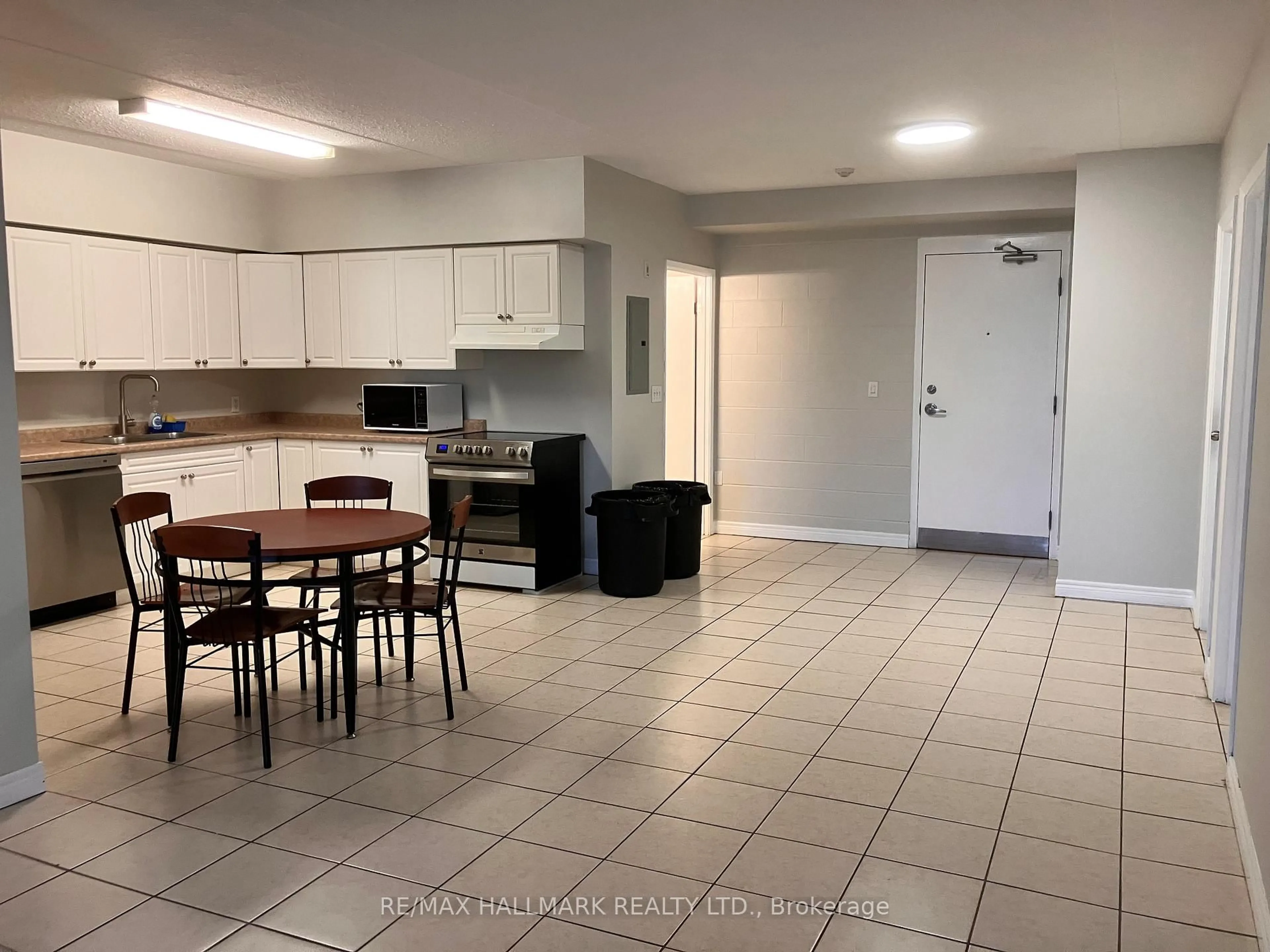 Unknown for 271 Lester St #301, Waterloo Ontario N2L 3W6