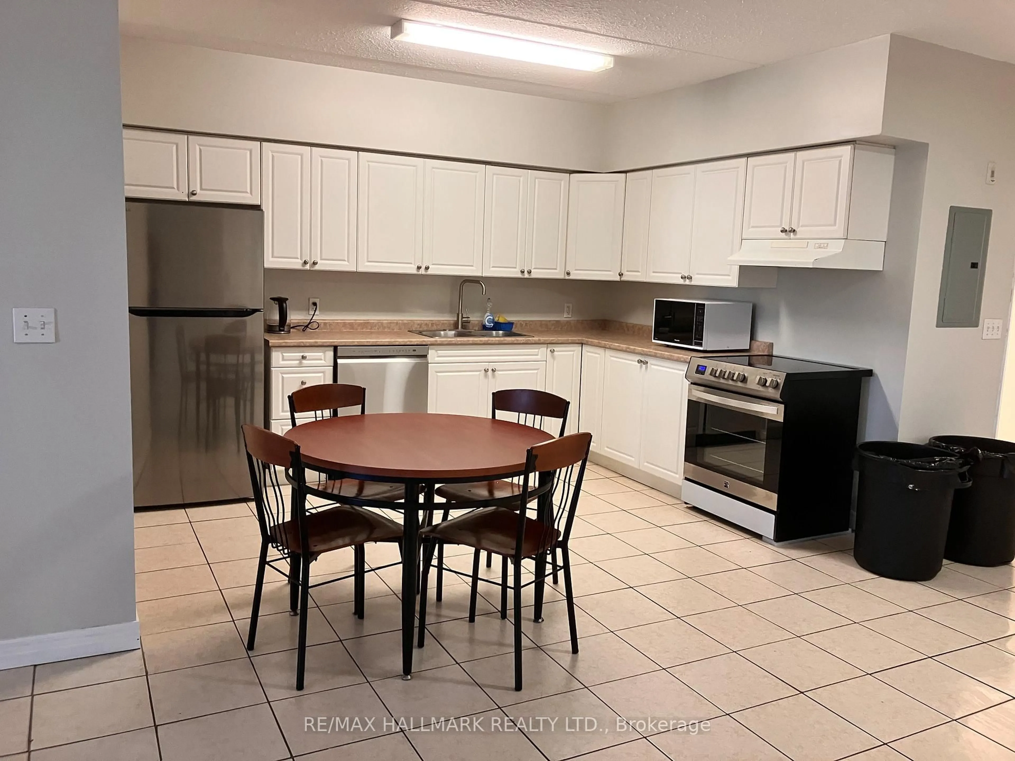 Standard kitchen, unknown for 271 Lester St #301, Waterloo Ontario N2L 3W6