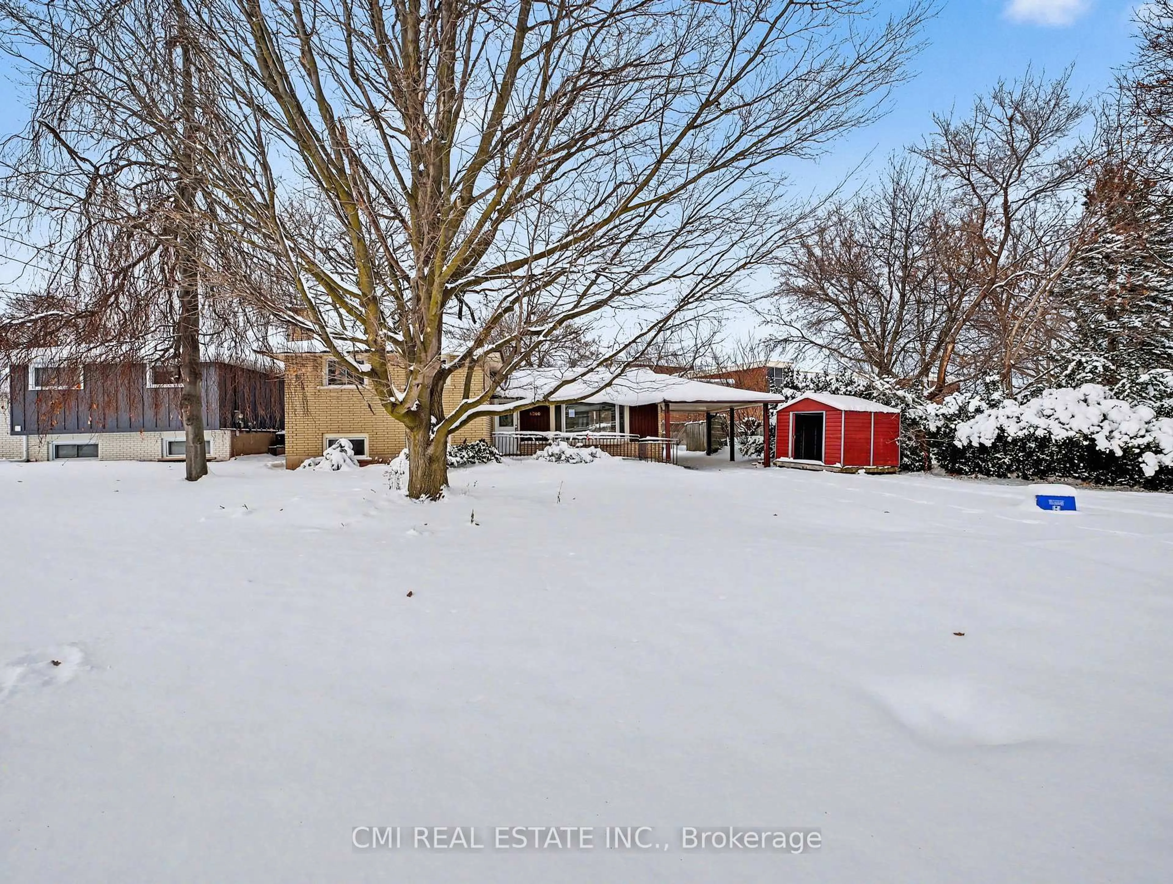 A pic from outside/outdoor area/front of a property/back of a property/a pic from drone, street for 4306 East Ave, Lincoln Ontario L3J 0N8
