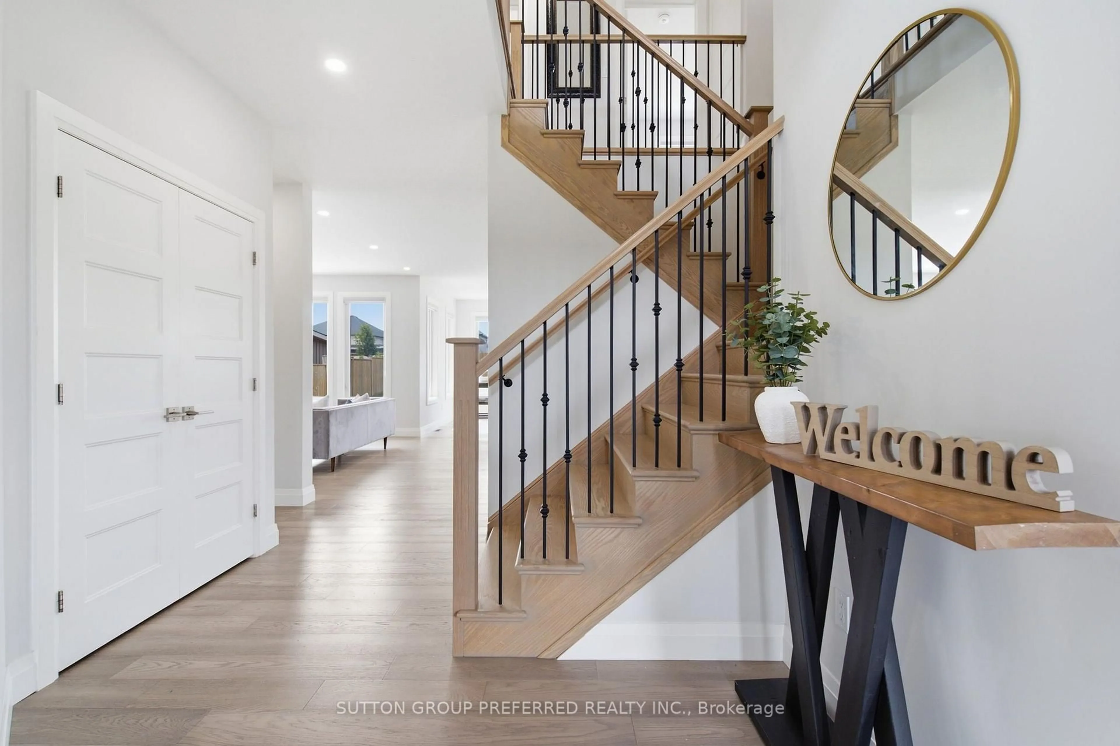 Indoor entryway for 19 Kaiser Lane, Middlesex Centre Ontario N0L 1R0