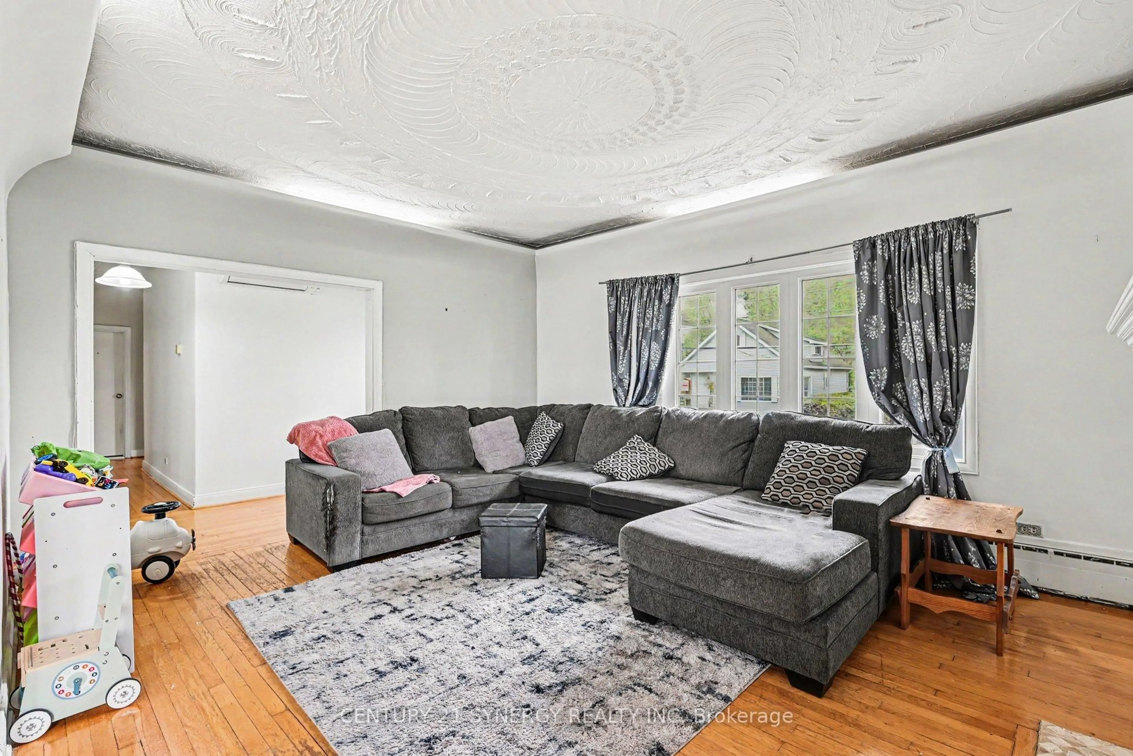 Living room with furniture, unknown for 782 Principale St, Casselman Ontario K0A 1M0