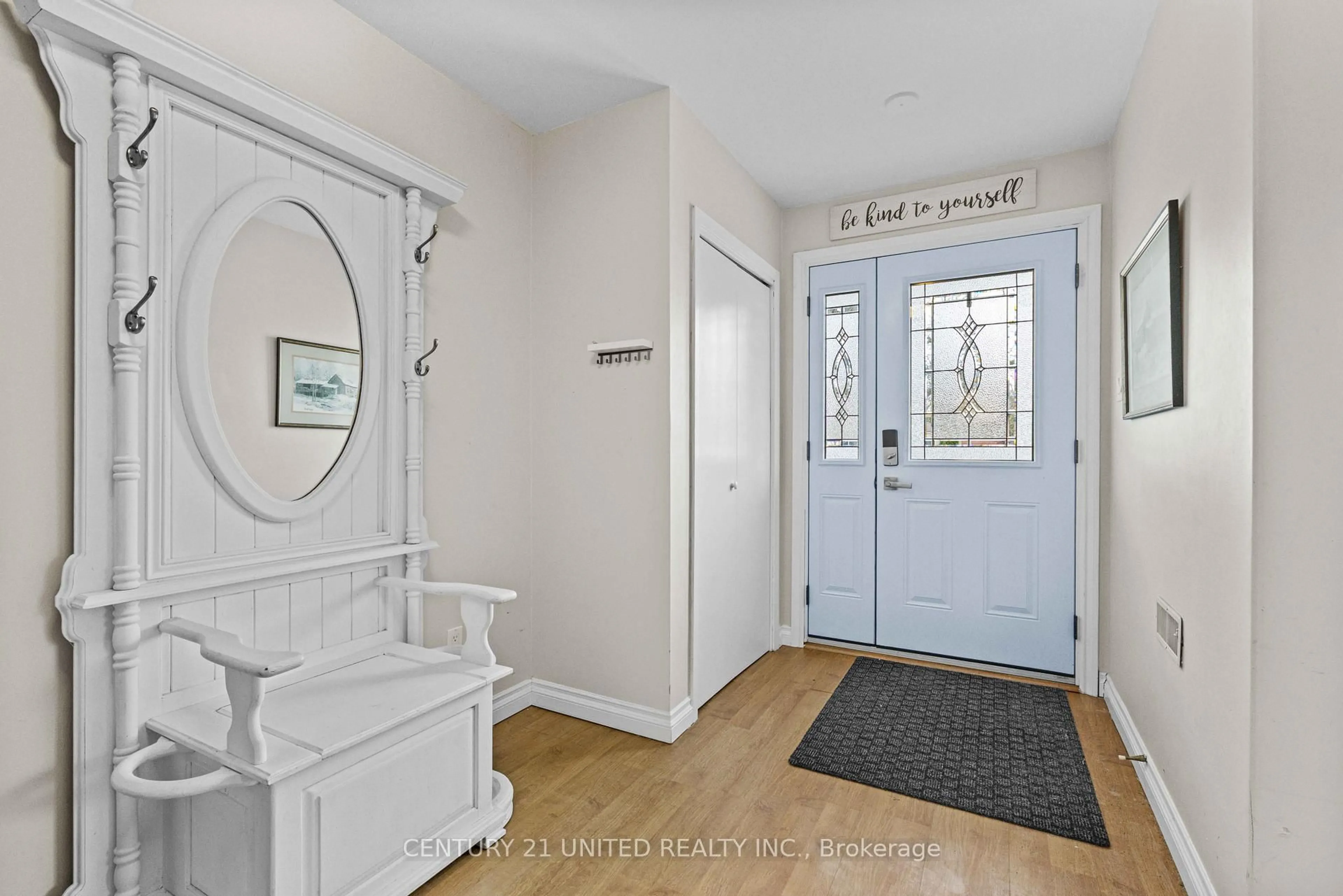 Indoor entryway for 1277 Olympus Ave, Peterborough Ontario K9H 6V9