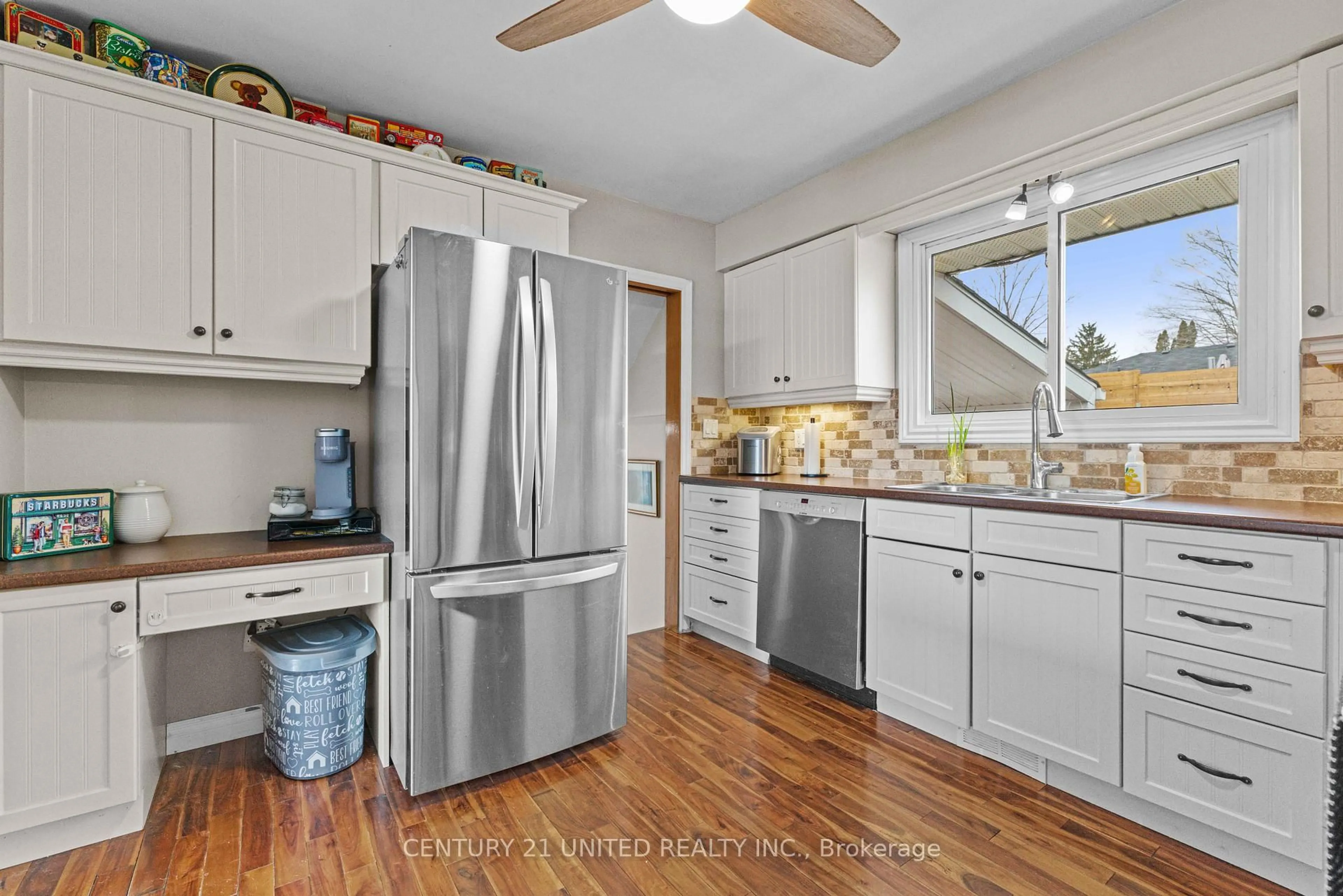 Open concept kitchen, unknown for 1277 Olympus Ave, Peterborough Ontario K9H 6V9