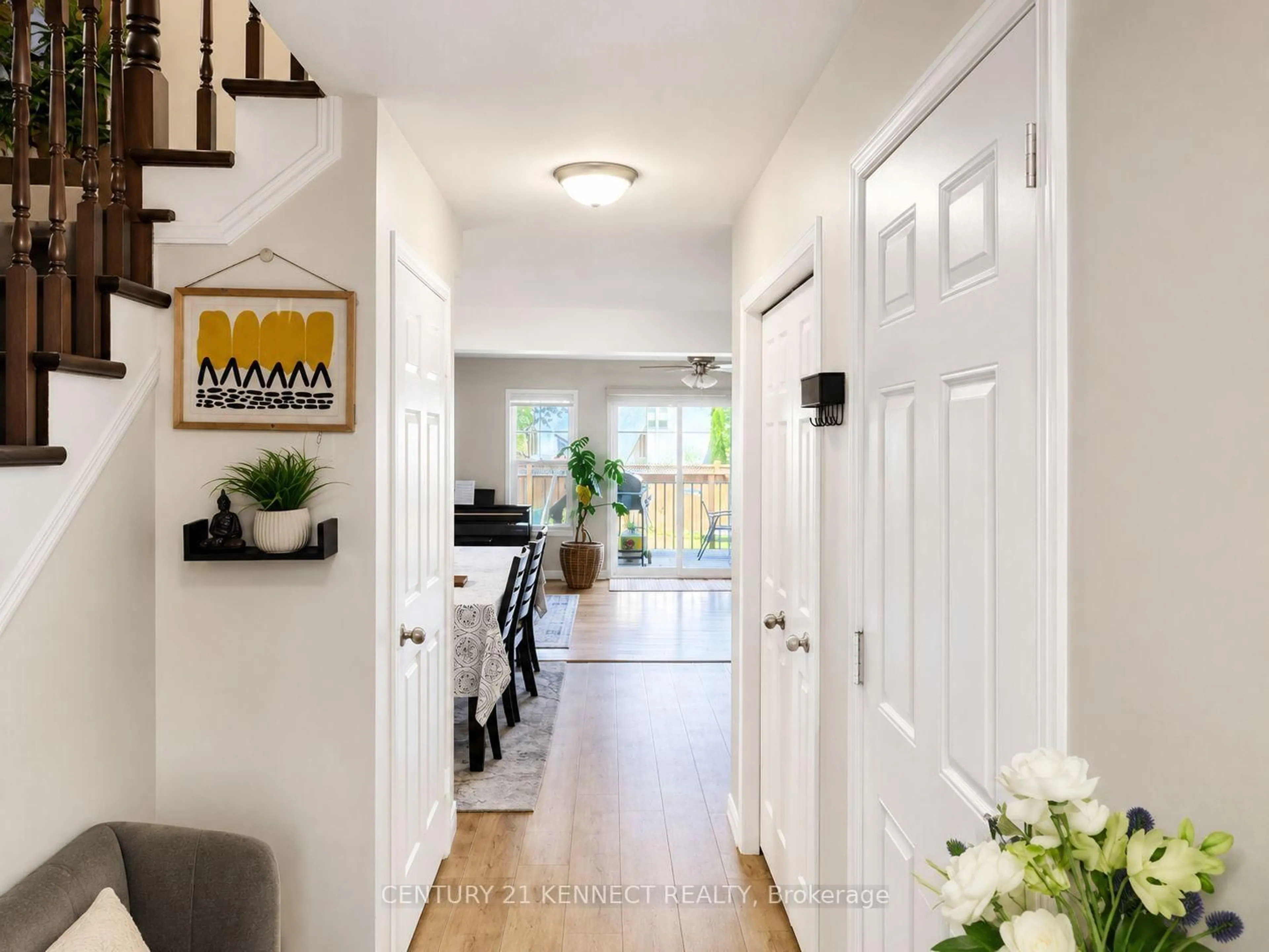 Indoor entryway for 598A Goldthread St, Waterloo Ontario N2V 2X6