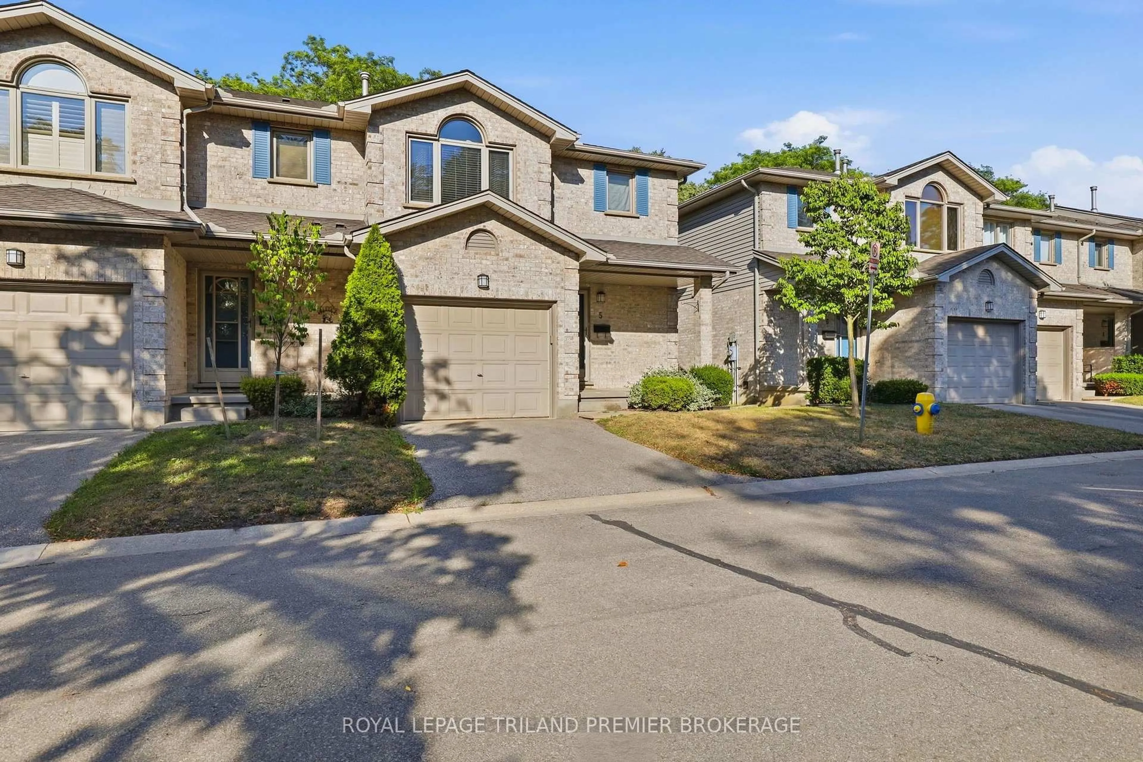A pic from outside/outdoor area/front of a property/back of a property/a pic from drone, street for 155 Killarney Rd ##5, London North Ontario N5X 3X8