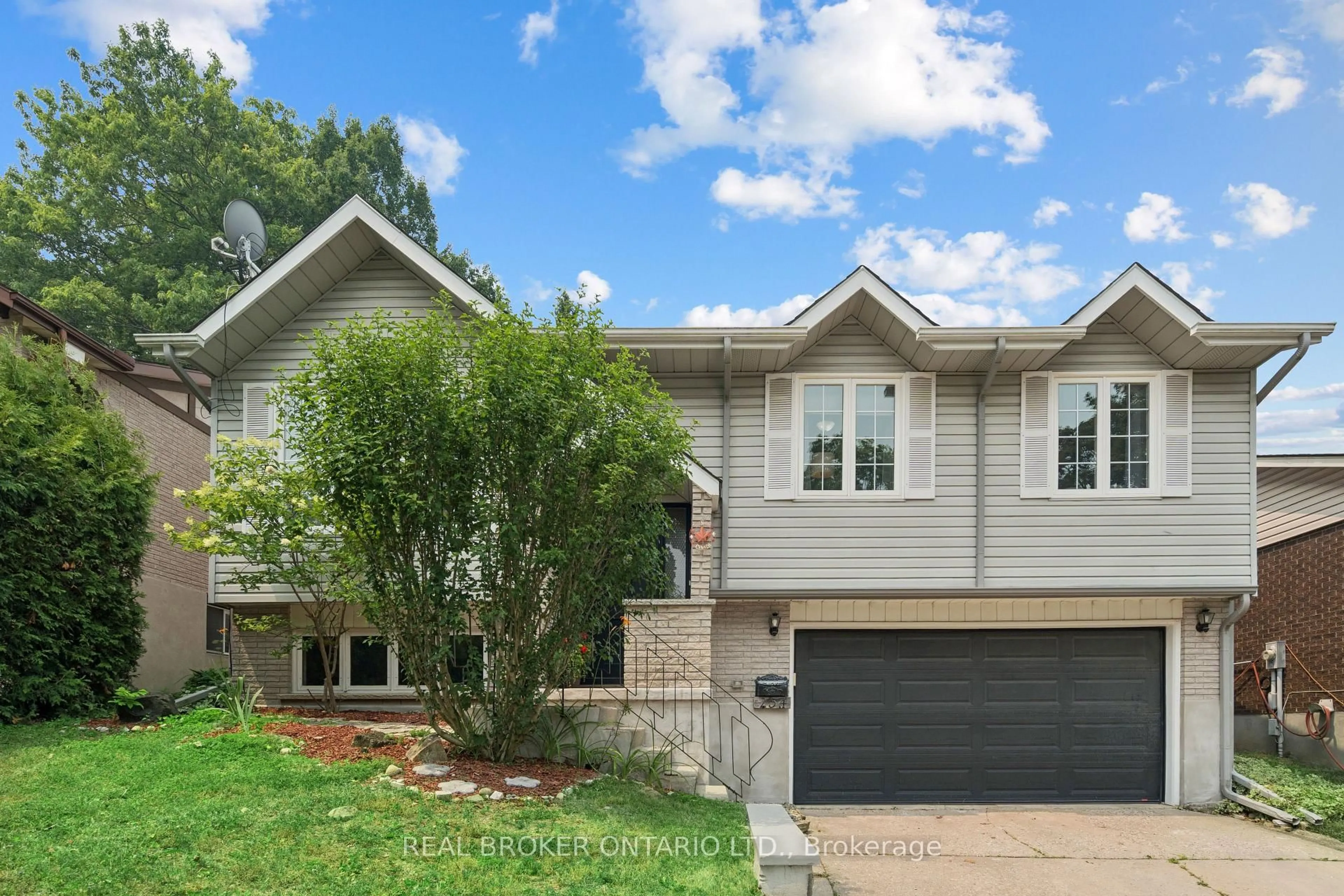 Home with vinyl exterior material, street for 254 Southwood Dr, Kitchener Ontario N2E 2B1