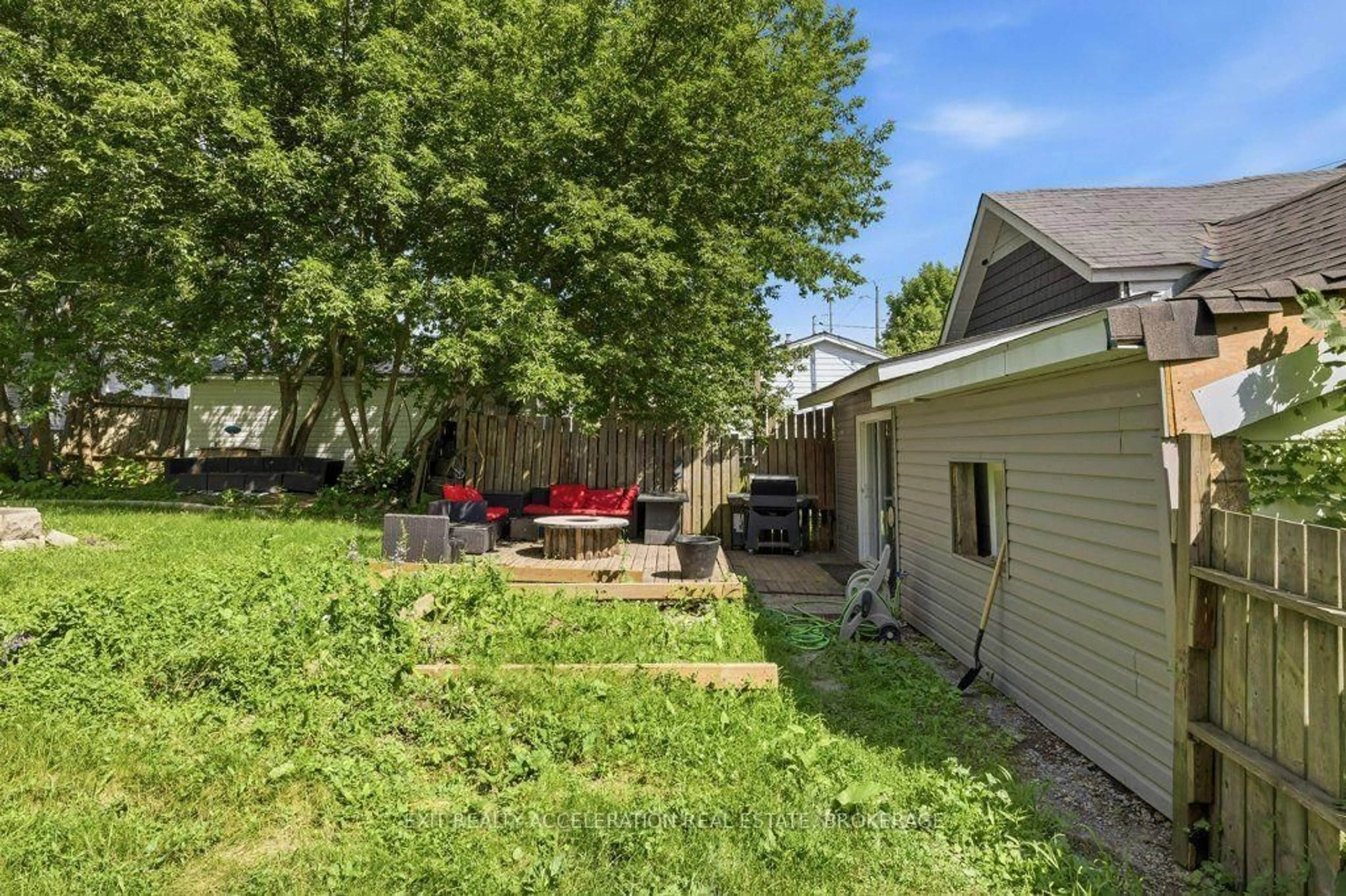 Patio, street for 11 Parks St, Greater Napanee Ontario K7R 3C1
