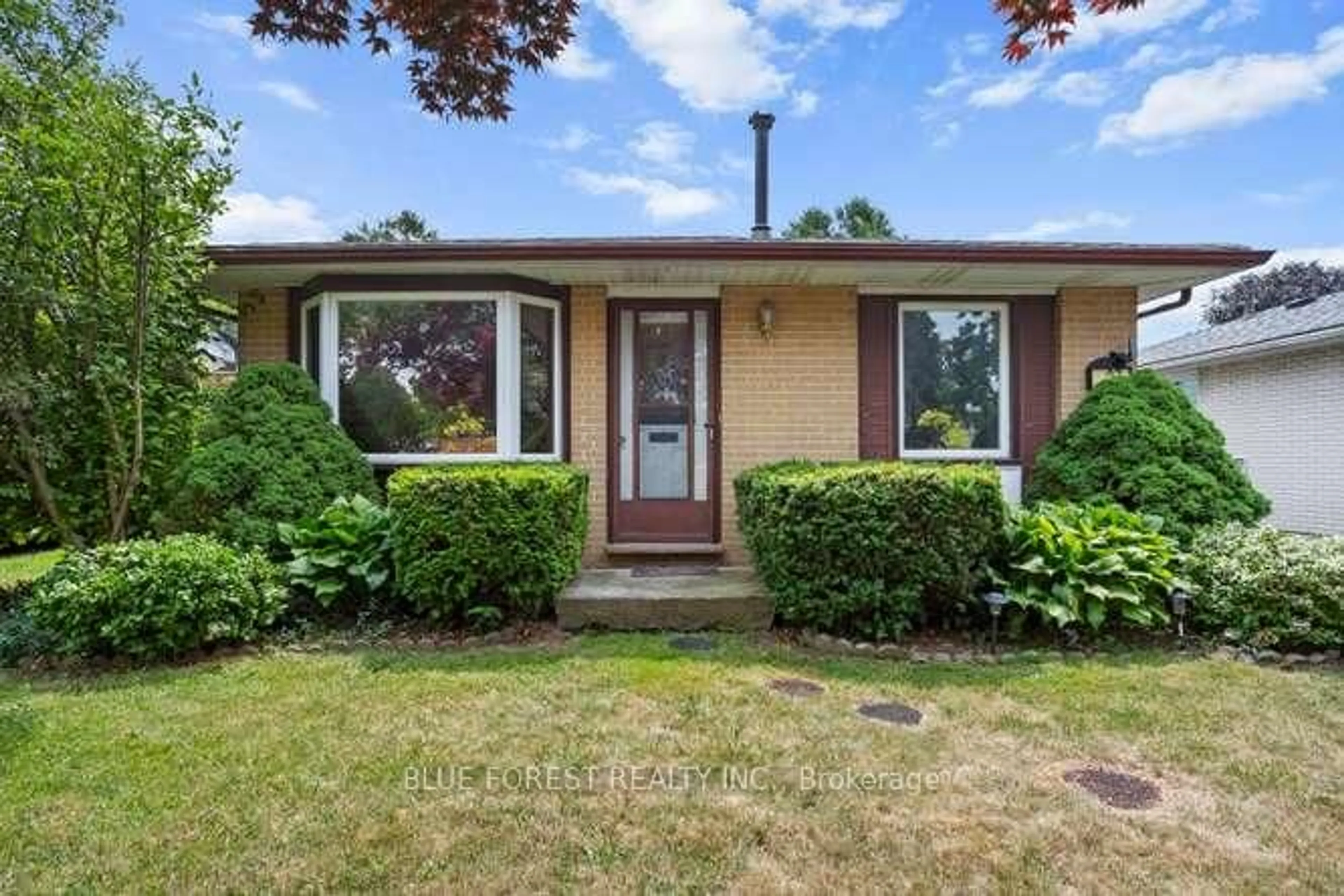 Unknown for 27 Villeneuve Cres, London East Ontario N5V 1M7