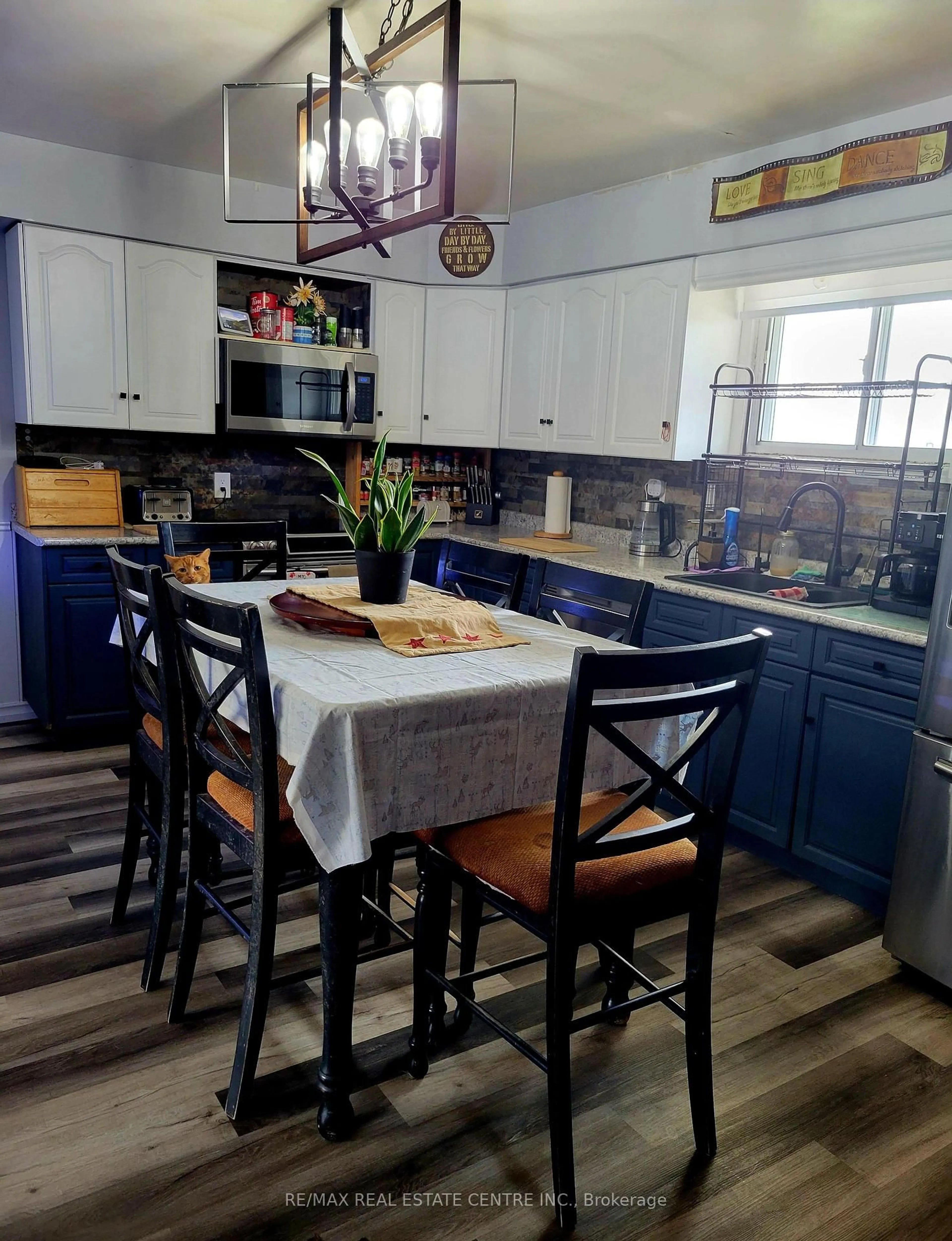 Open concept kitchen, ceramic/tile floor for 127 Hunter St, Grey Highlands Ontario N0G 1R0