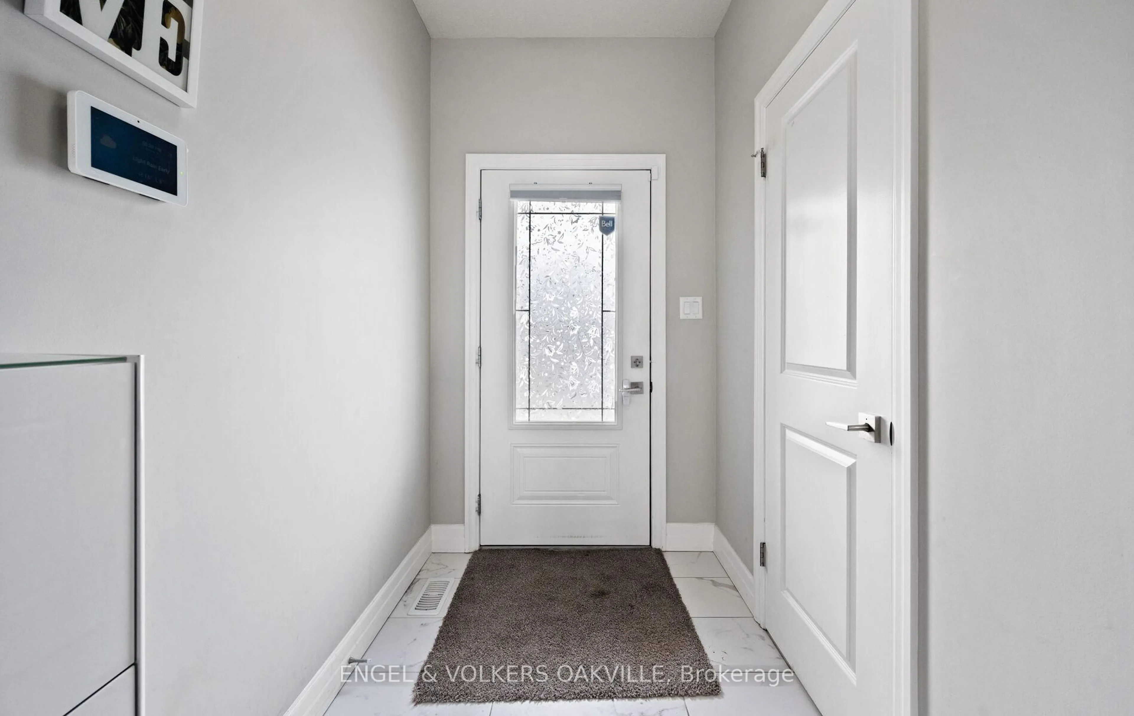 Indoor entryway for 1023 Devonshire Ave #29, Woodstock Ontario N4S 5S1