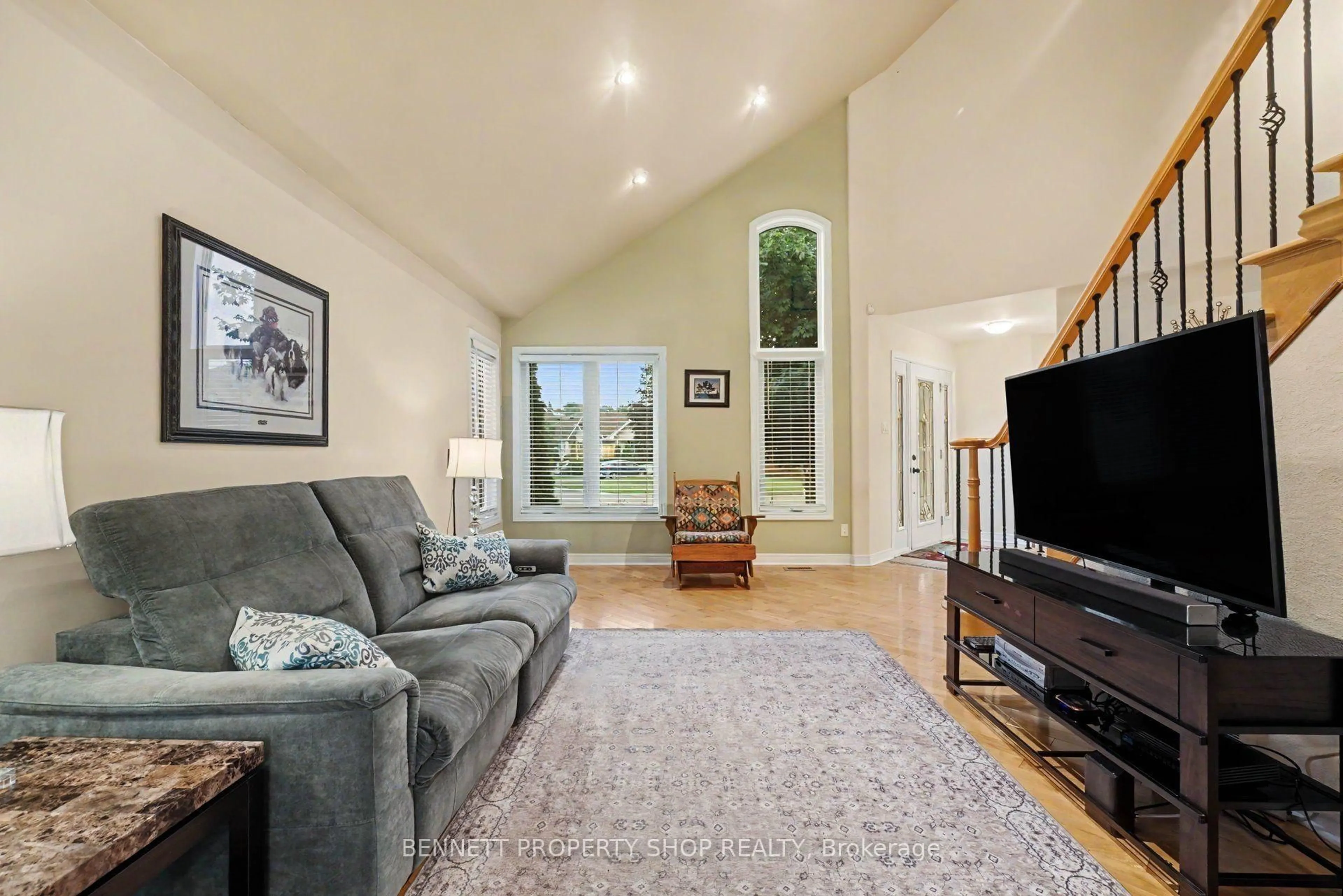 Living room with furniture, unknown for 179 Sandra Cres, Clarence-Rockland Ontario K4K 1R8