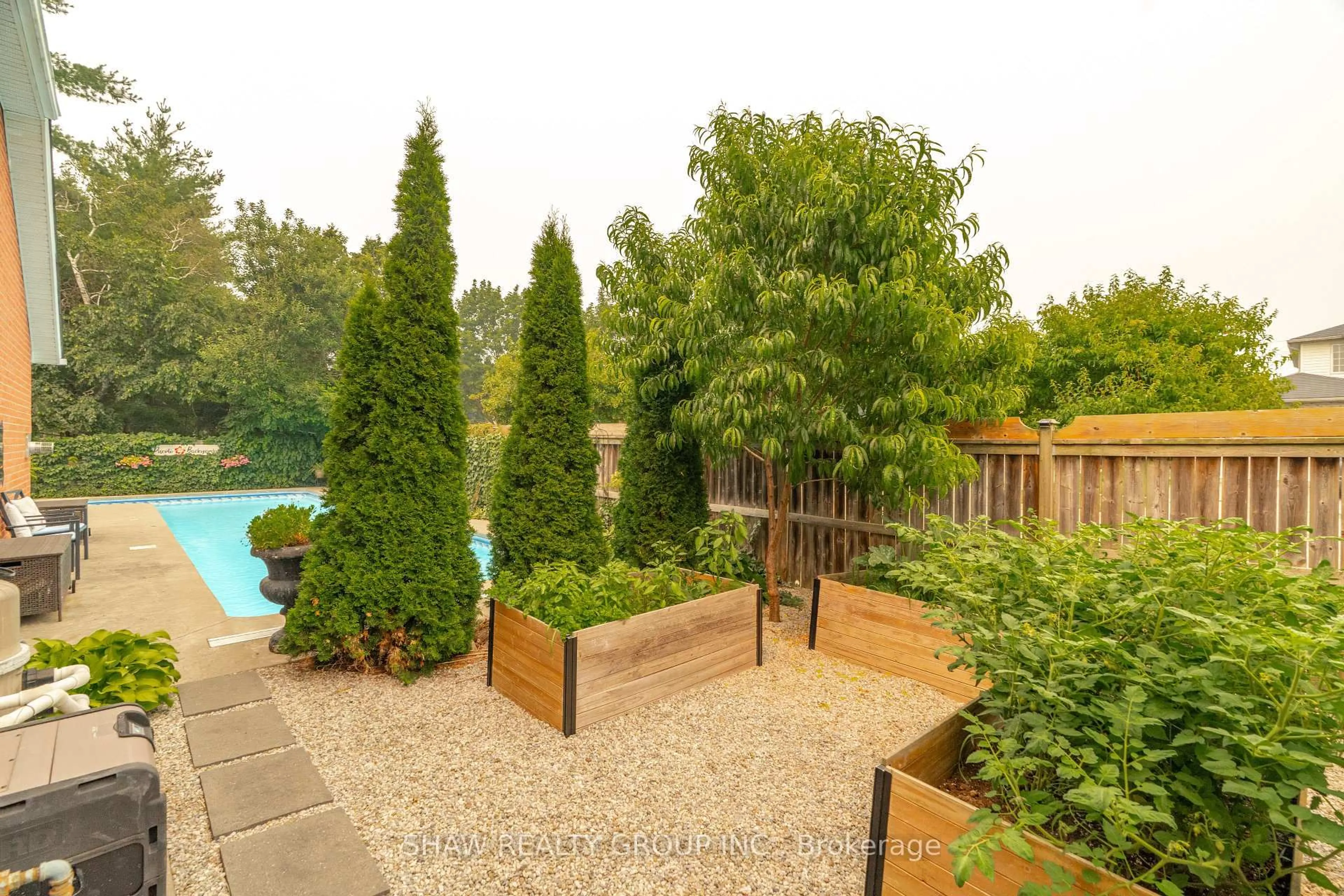 Patio, forest/trees view for 79 Beaverbrook Cres, Cambridge Ontario N1P 1H1