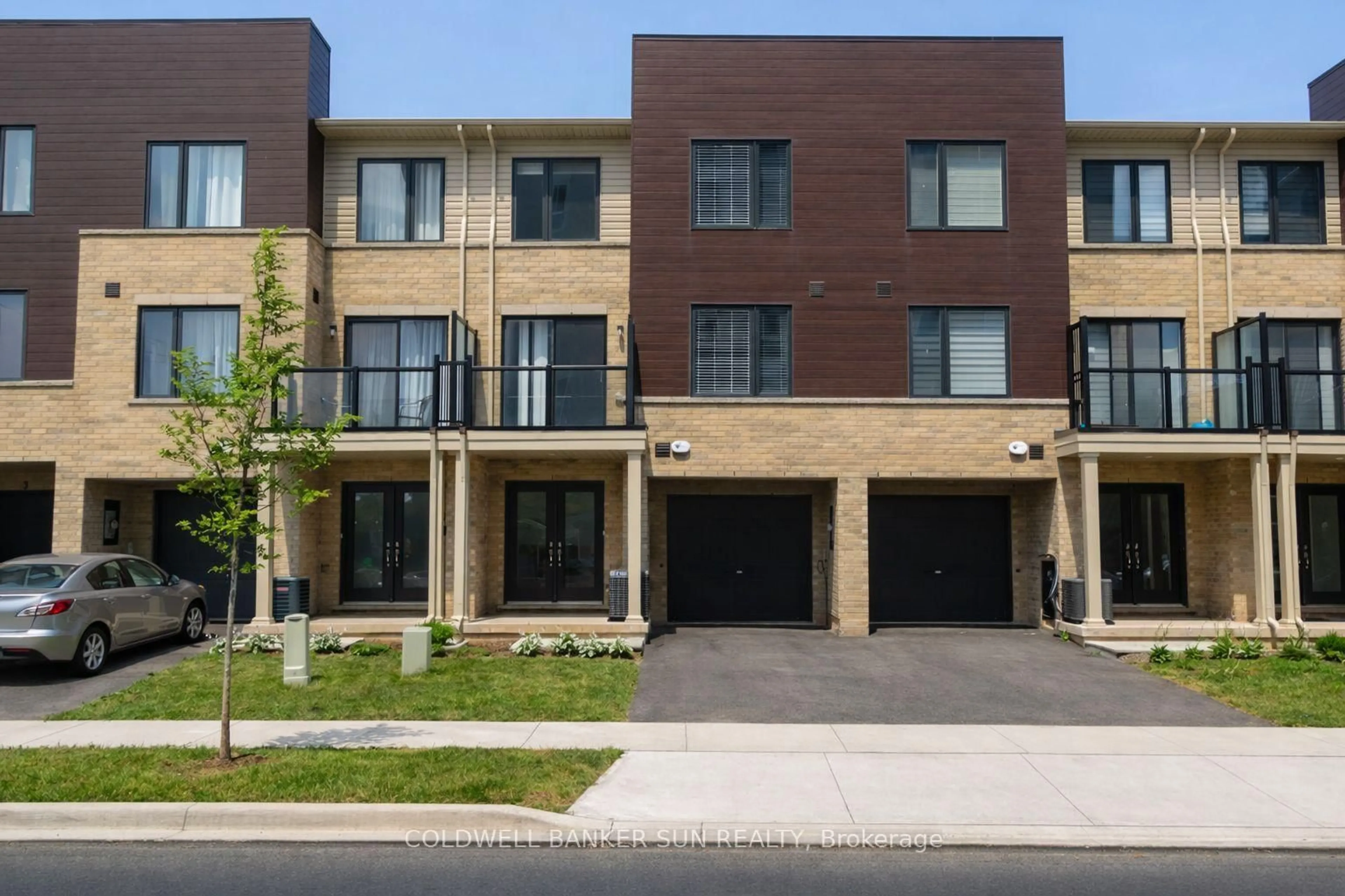 Home with brick exterior material, street for 7 Roxanne Dr, Hamilton Ontario L8H 1L9