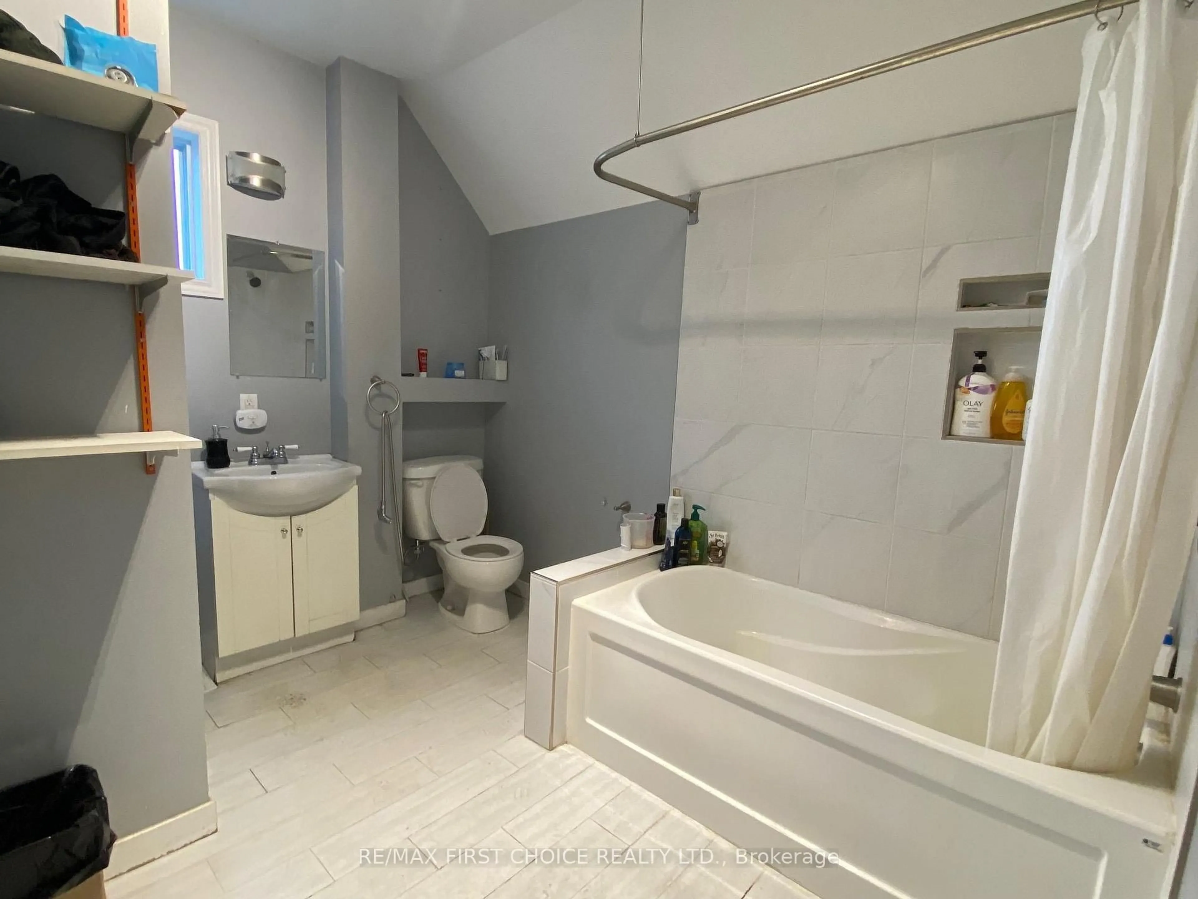 Standard bathroom, ceramic/tile floor for 12 Machar Ave, Thunder Bay Ontario P7B 2Y3