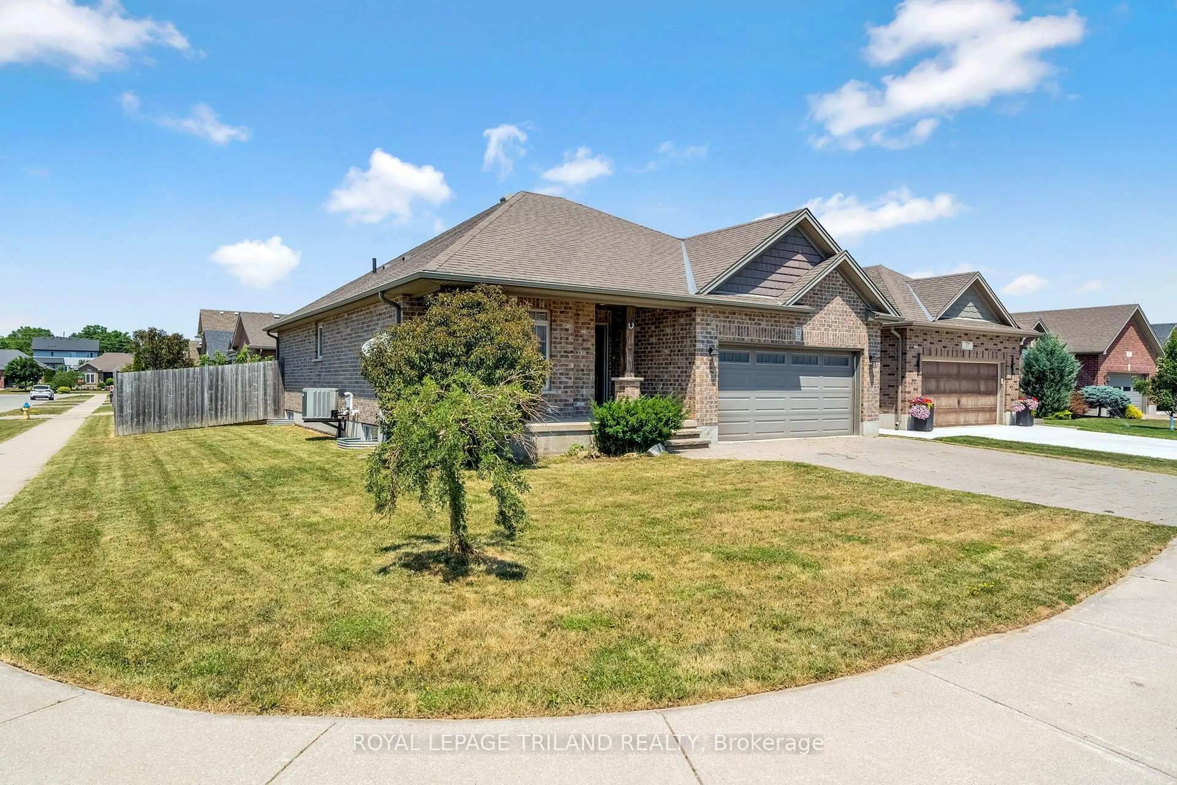 Home with brick exterior material, street for 35 Cassie Cres, Strathroy-Caradoc Ontario N7G 4E3