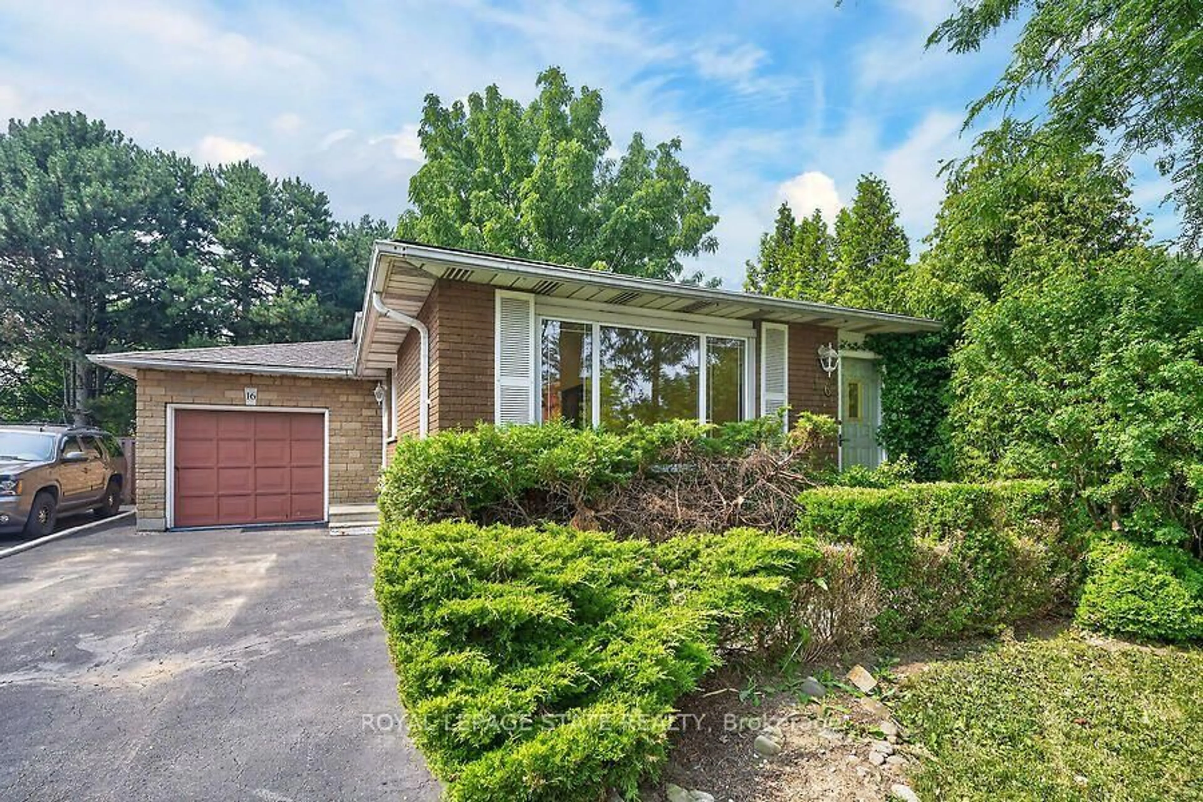 Home with brick exterior material, street for 16 Sunshine Crt, Hamilton Ontario L9C 2L5