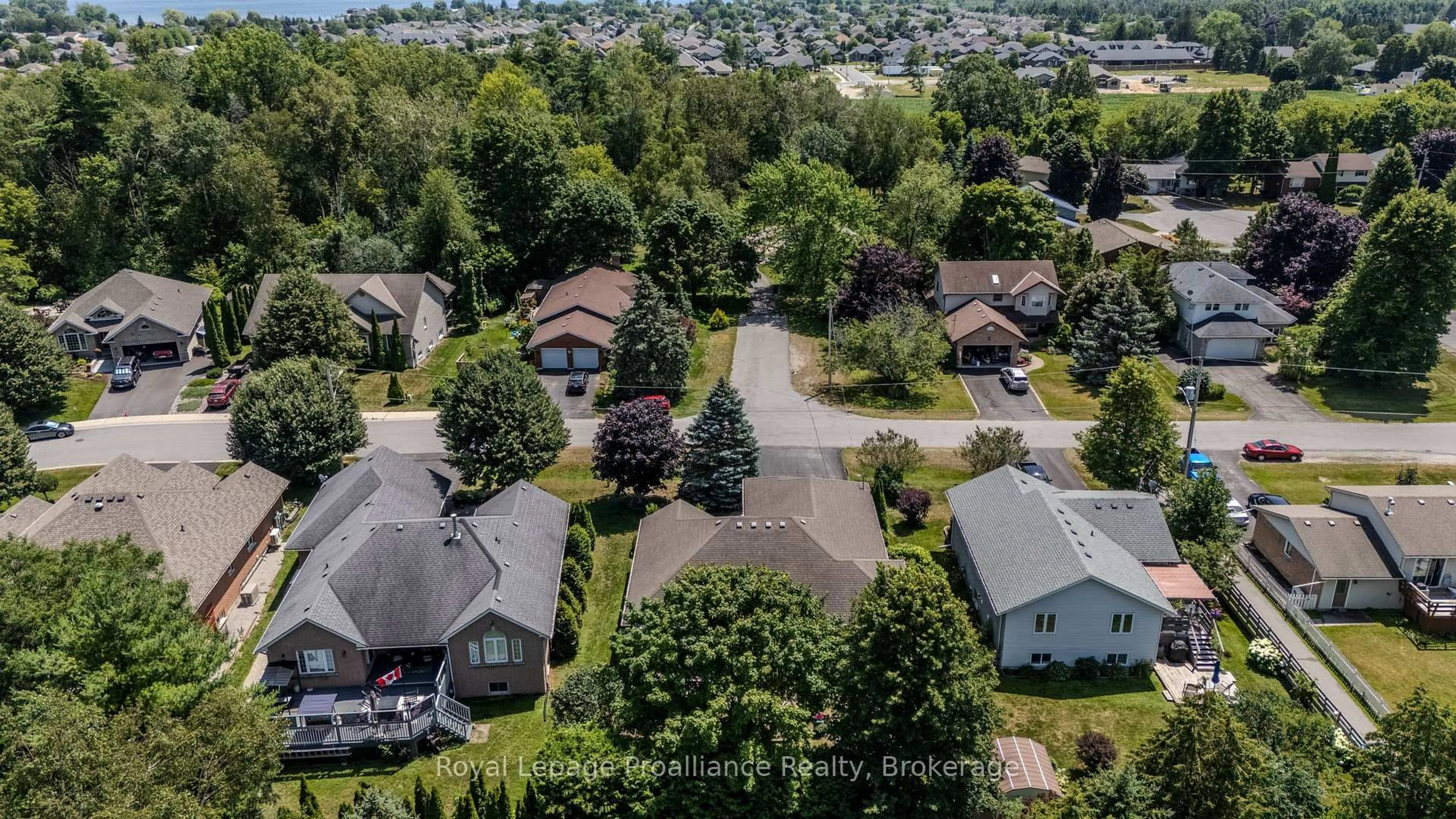 A pic from outside/outdoor area/front of a property/back of a property/a pic from drone, street for 31 Huron Dr, Brighton Ontario K0K 1H0
