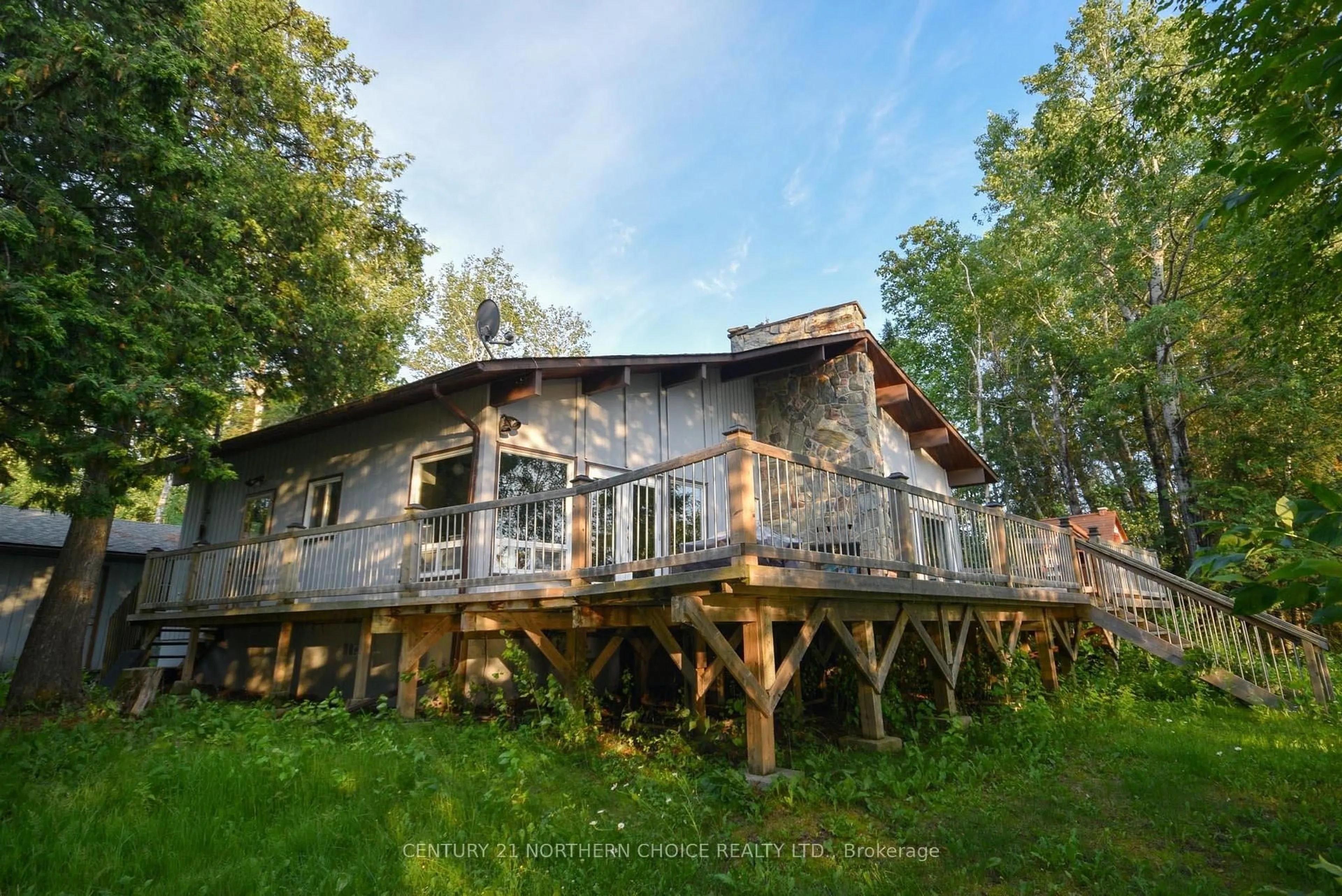 A pic from outside/outdoor area/front of a property/back of a property/a pic from drone, building for 75 Black Bear Rd, Kenora Remote Area Ontario P0X 1E0