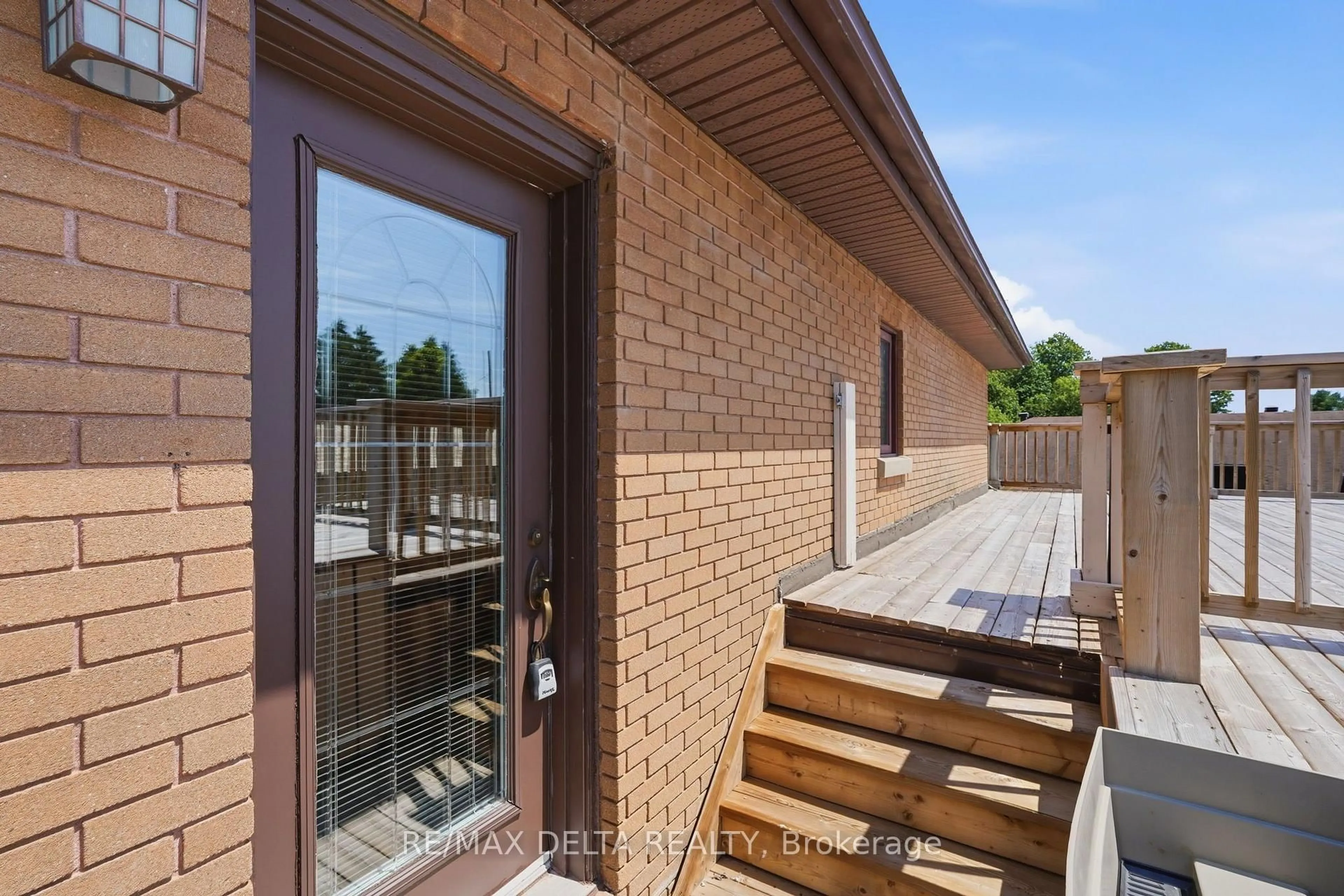 Home with brick exterior material, unknown for 2187 Hudon St, Clarence-Rockland Ontario K4K 1K6