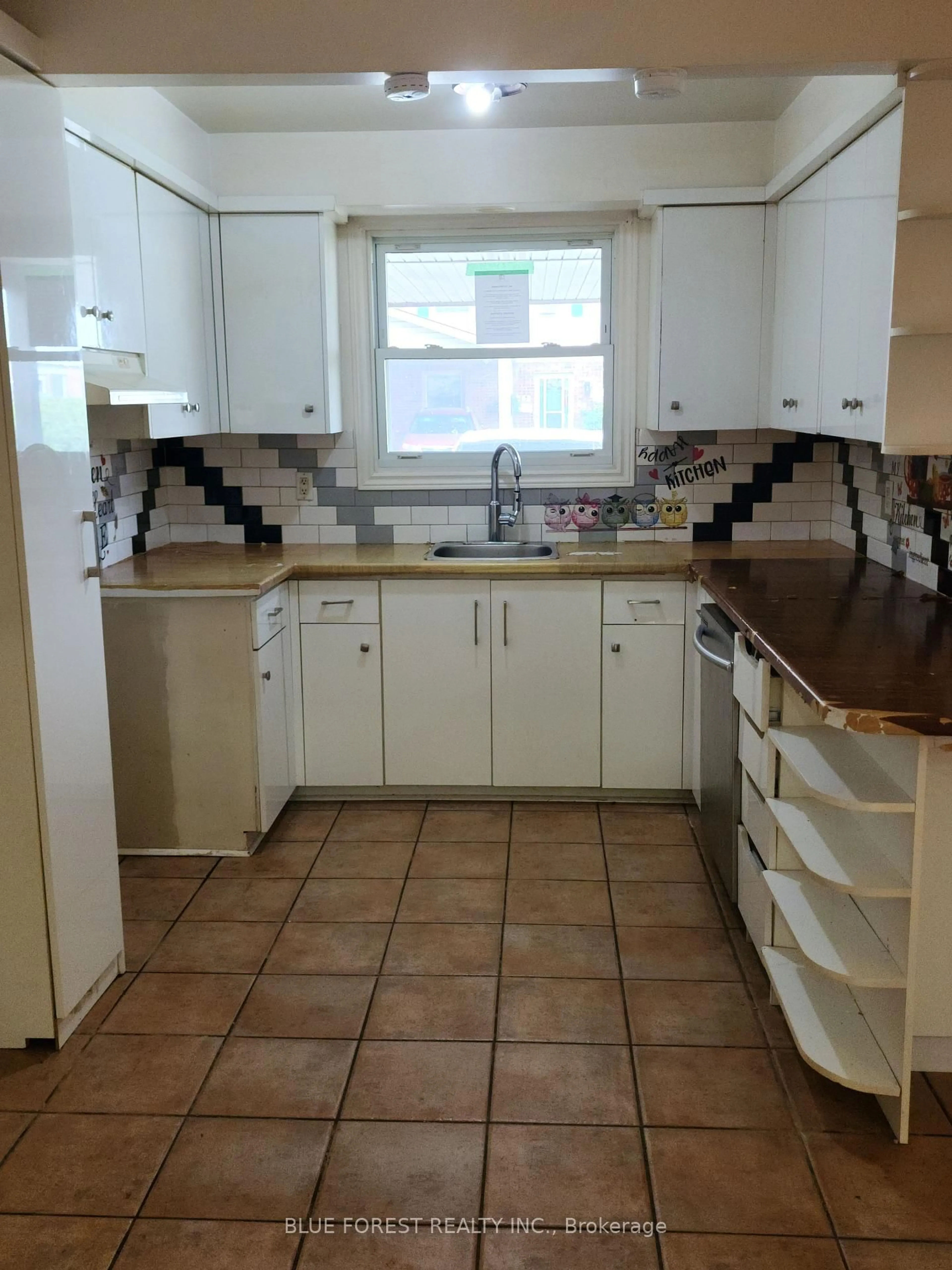 Standard kitchen, ceramic/tile floor for 1330 Jalna Blvd #262, London South Ontario N6E 2H7