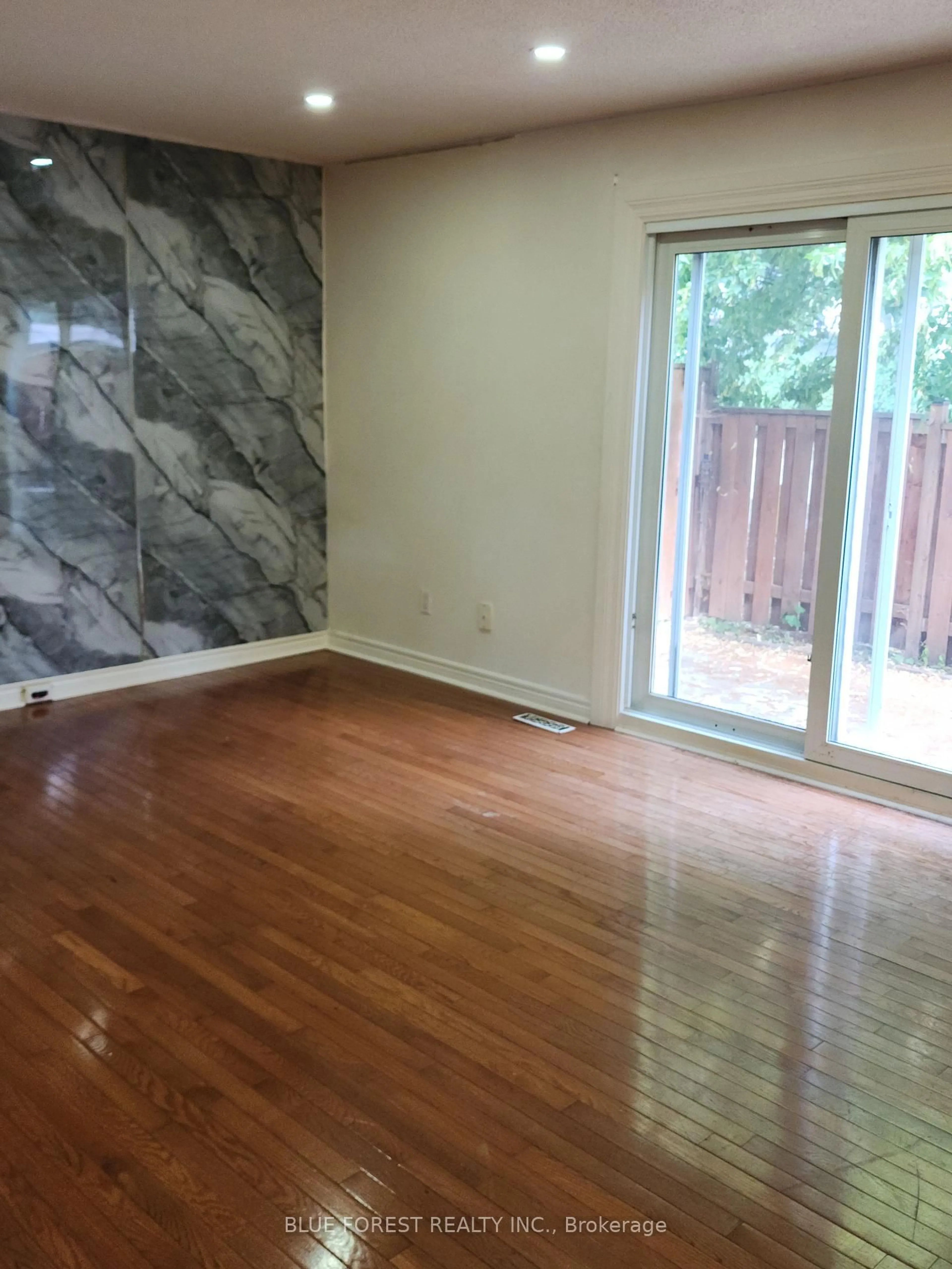 A pic of a room for 1330 Jalna Blvd #262, London South Ontario N6E 2H7