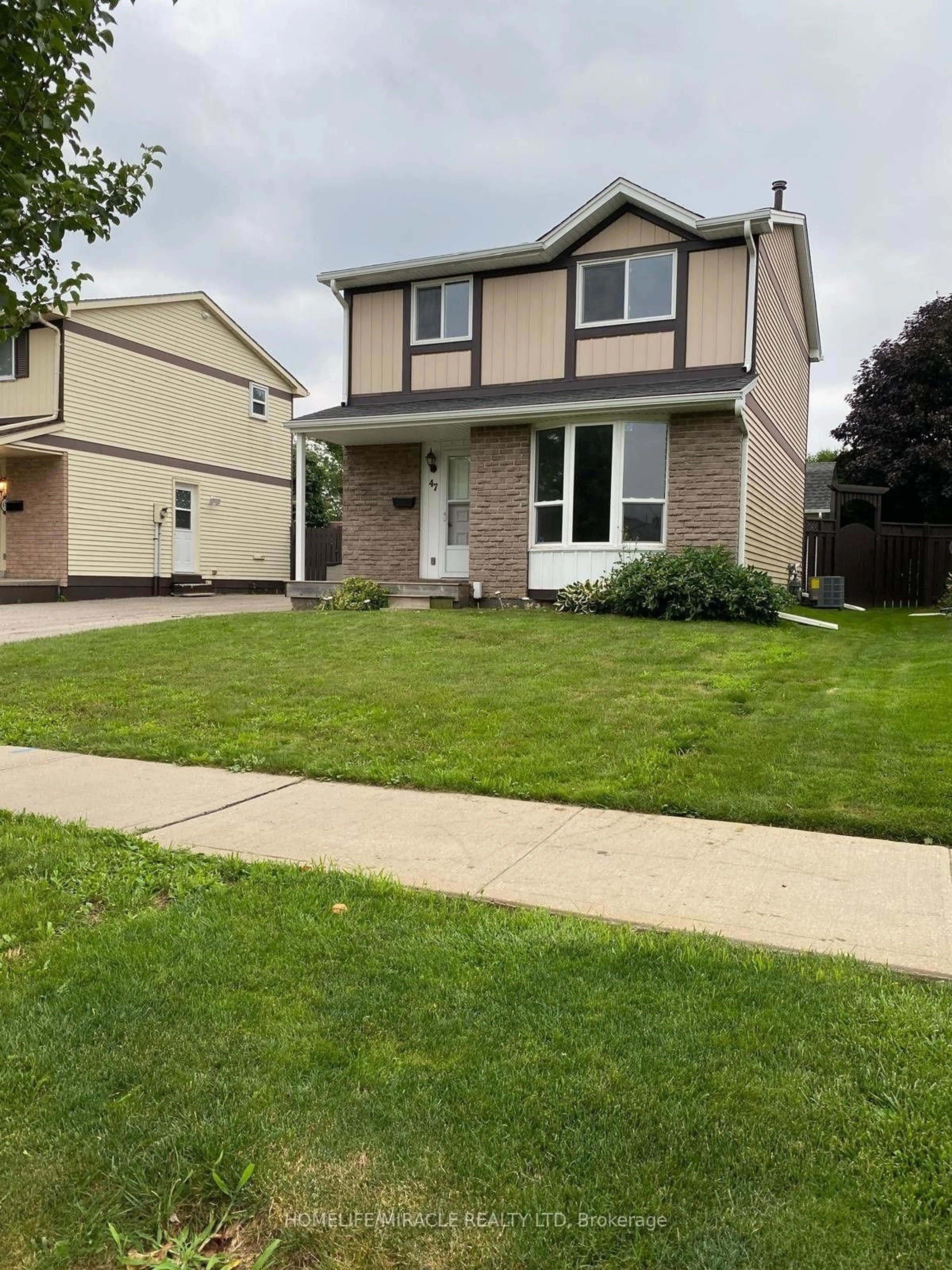 Home with vinyl exterior material, street for 47 Viscount Rd, Brantford Ontario N3P 1J1