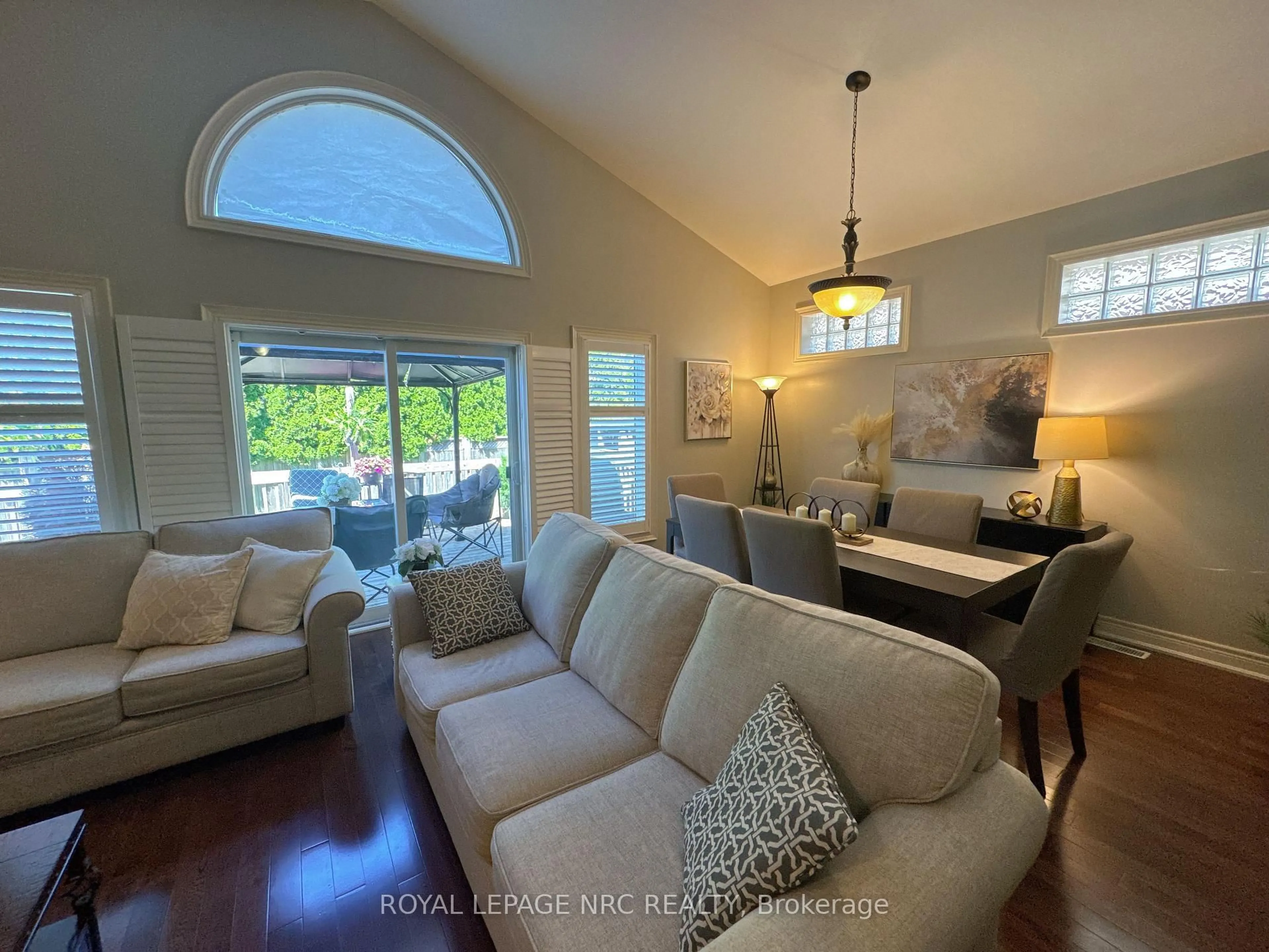 Living room with furniture, unknown for 211 First Street Louth, St. Catharines Ontario L2W 1C2