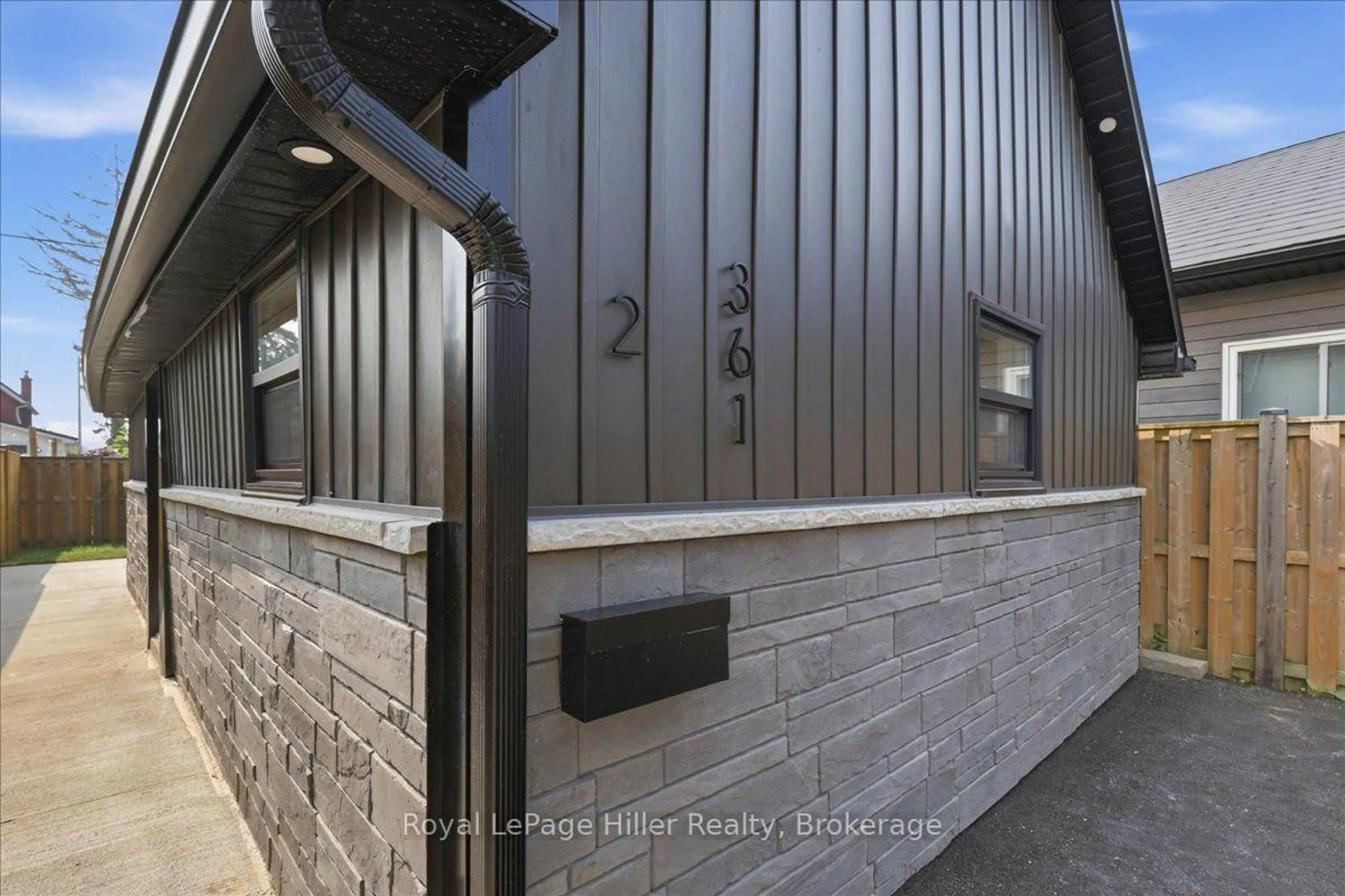 Unknown for 361 Nelson St, Stratford Ontario N5A 2K7