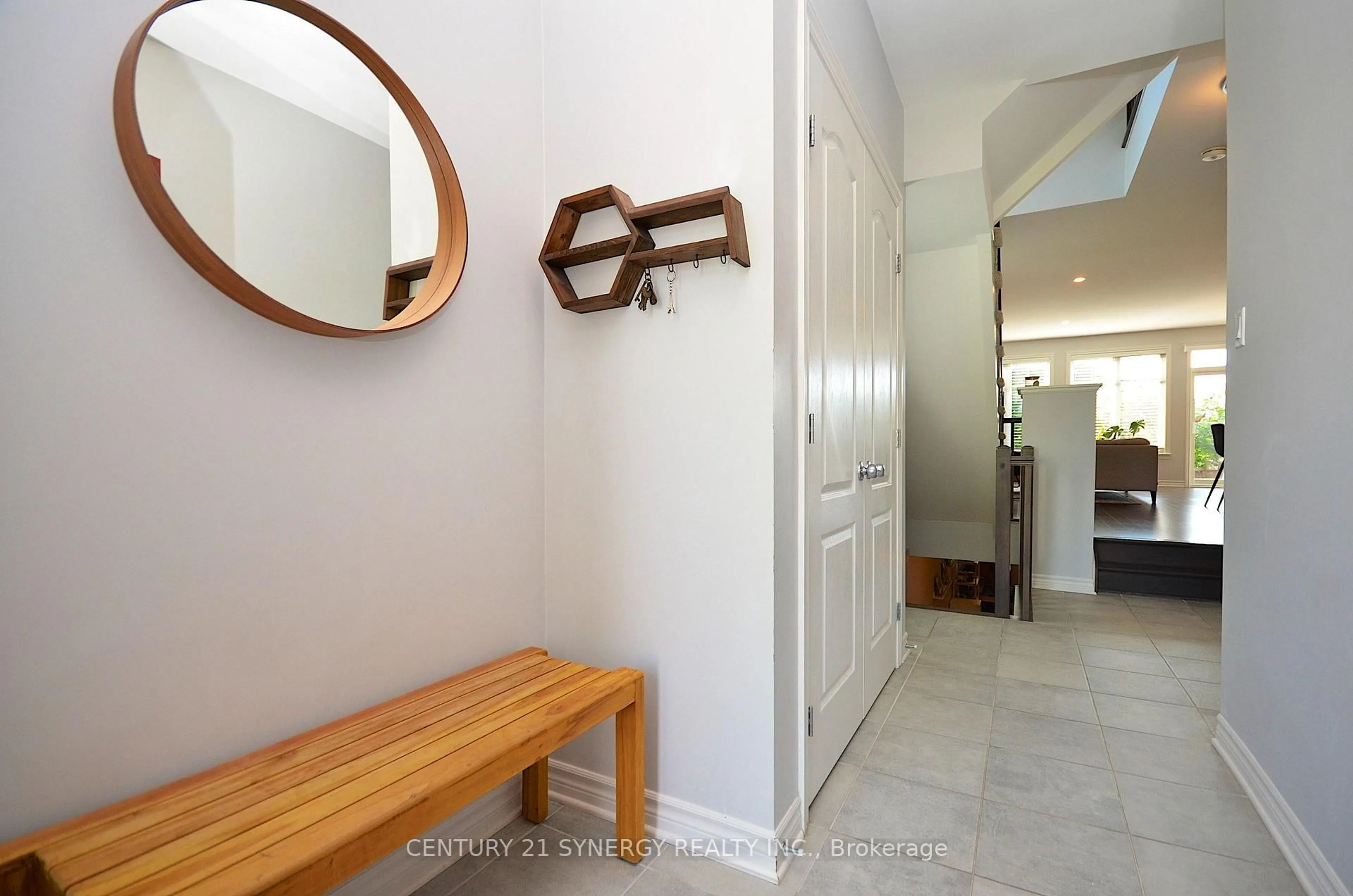 Indoor entryway for 652 Vivera Pl, Ottawa Ontario K2S 2N1