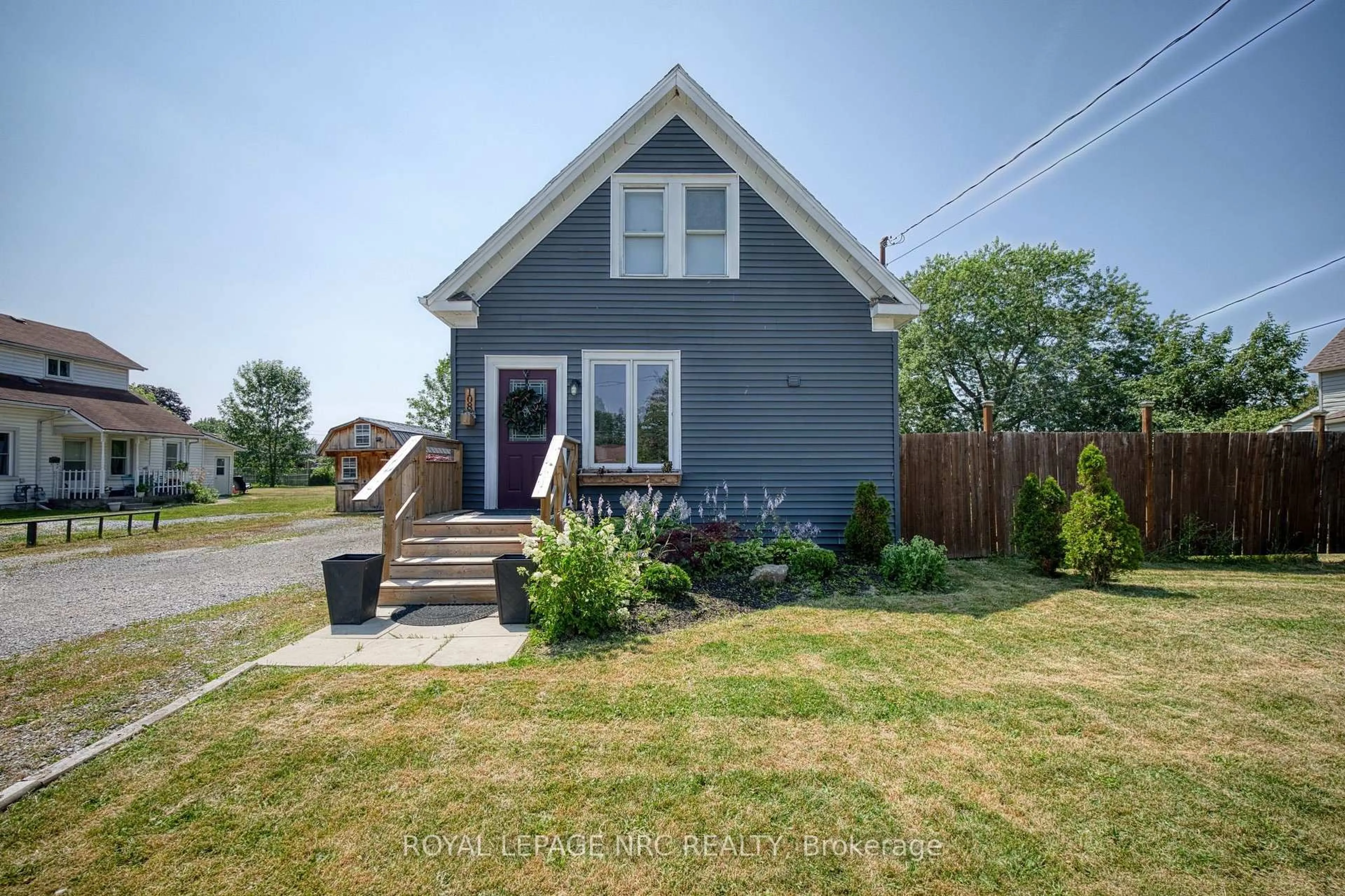 A pic from outside/outdoor area/front of a property/back of a property/a pic from drone, street for 108 High St, Fort Erie Ontario L2A 3P7