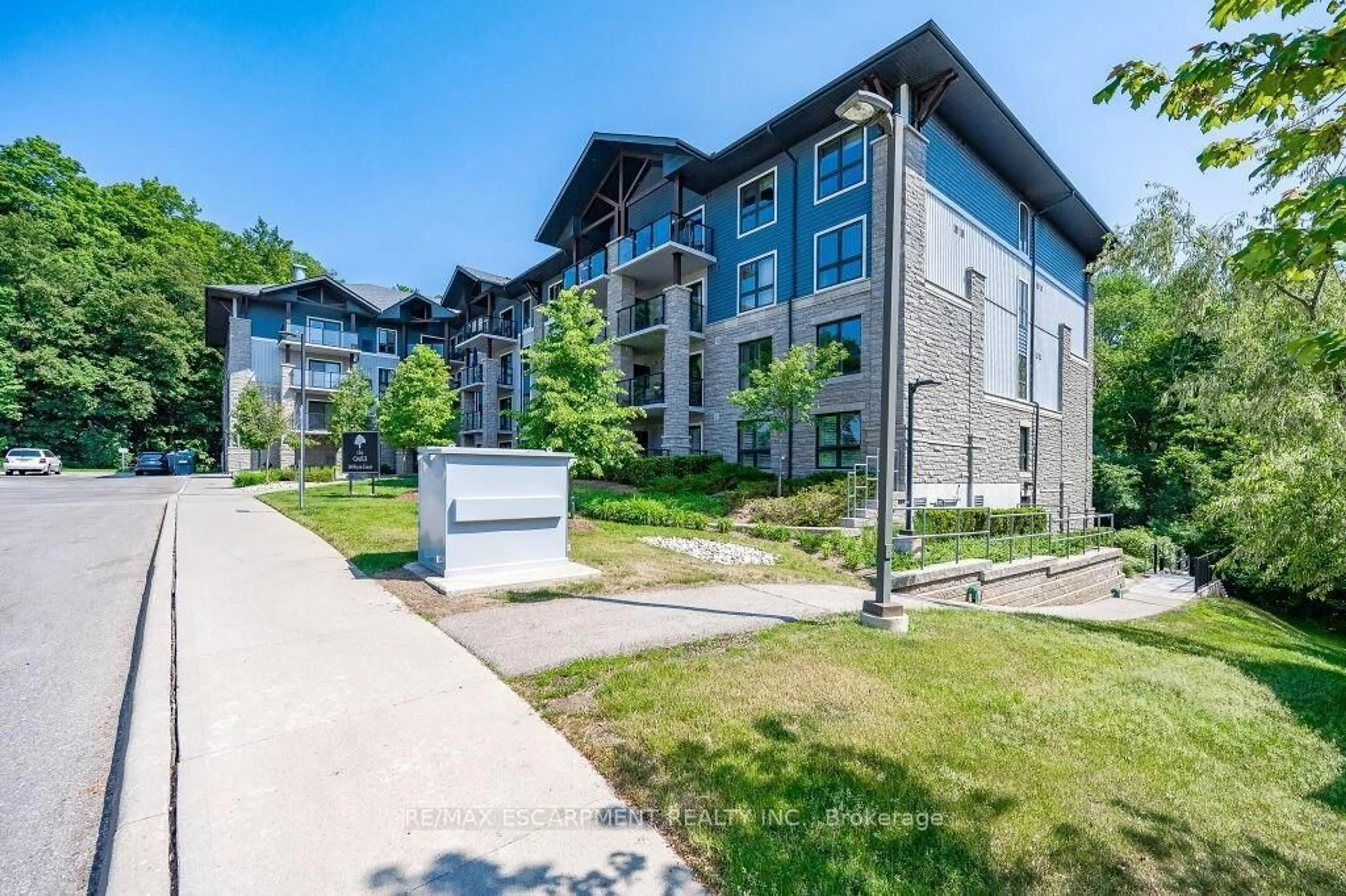 A pic from outside/outdoor area/front of a property/back of a property/a pic from drone, unknown for 50 Bryan Crt #LL04, Kitchener Ontario N2A 4N4