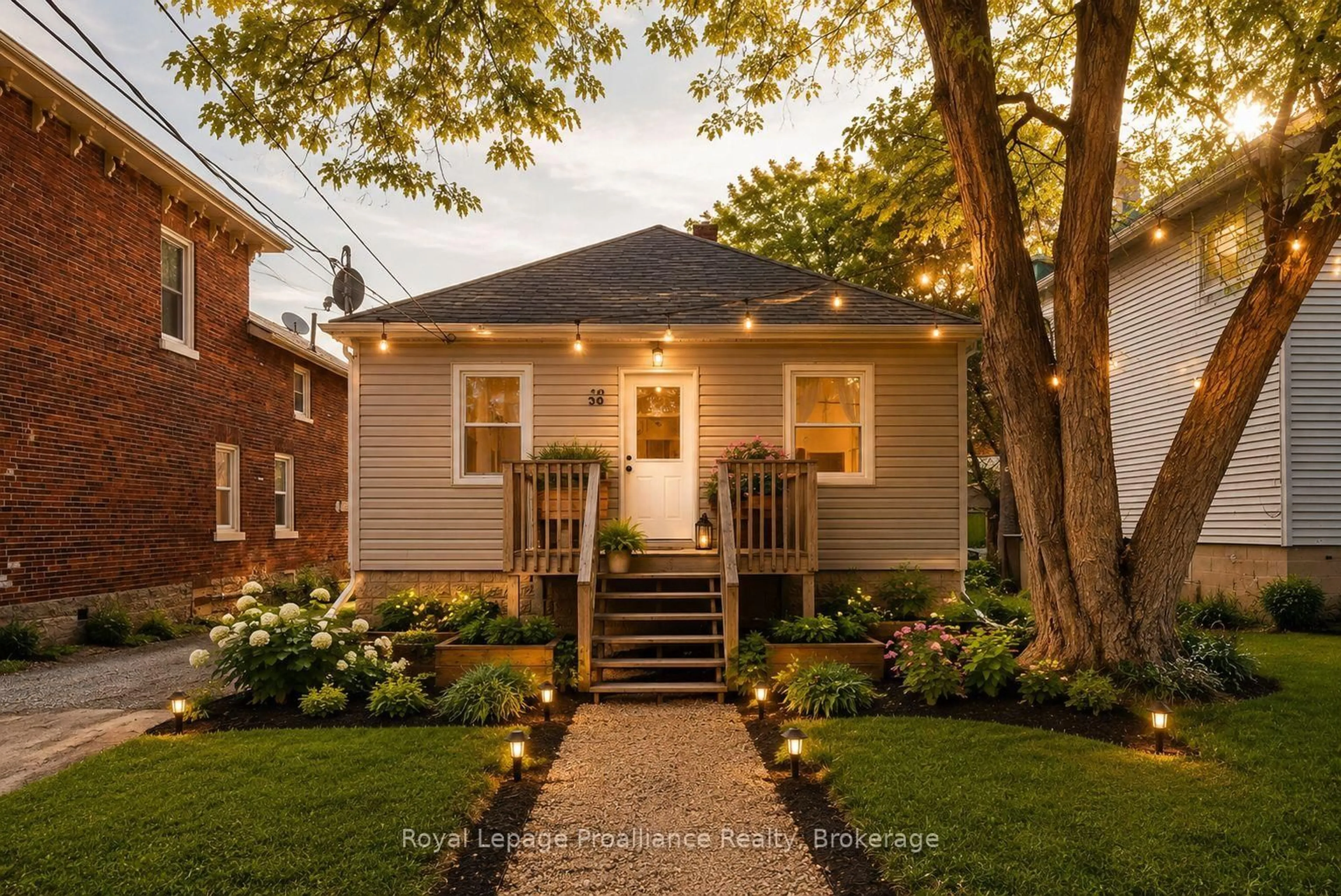 Home with brick exterior material, street for 38 Oak St, Belleville Ontario K8N 3S8