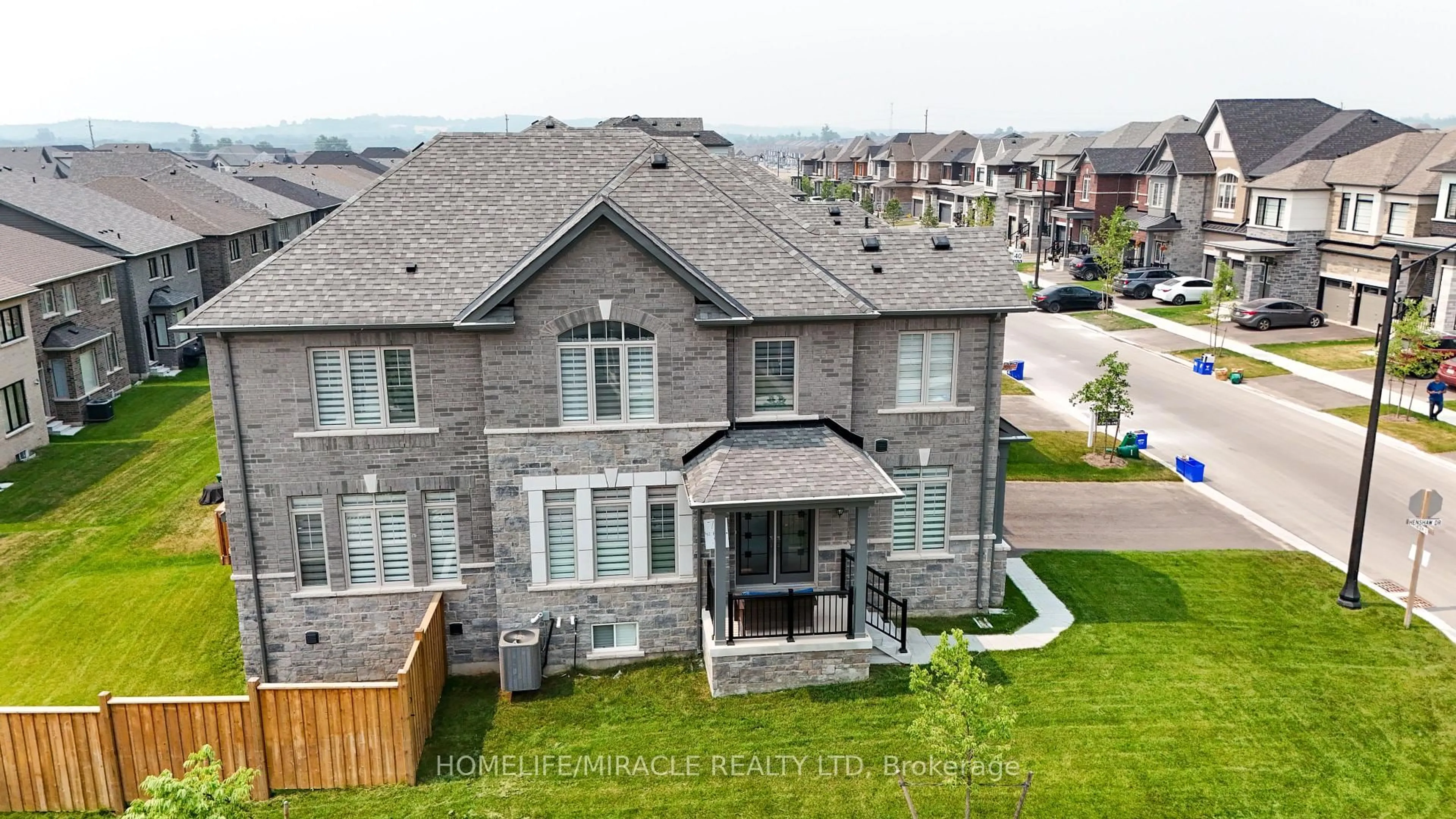 A pic from outside/outdoor area/front of a property/back of a property/a pic from drone, building for 42 Ferguson St, Erin Ontario N0B 1T0