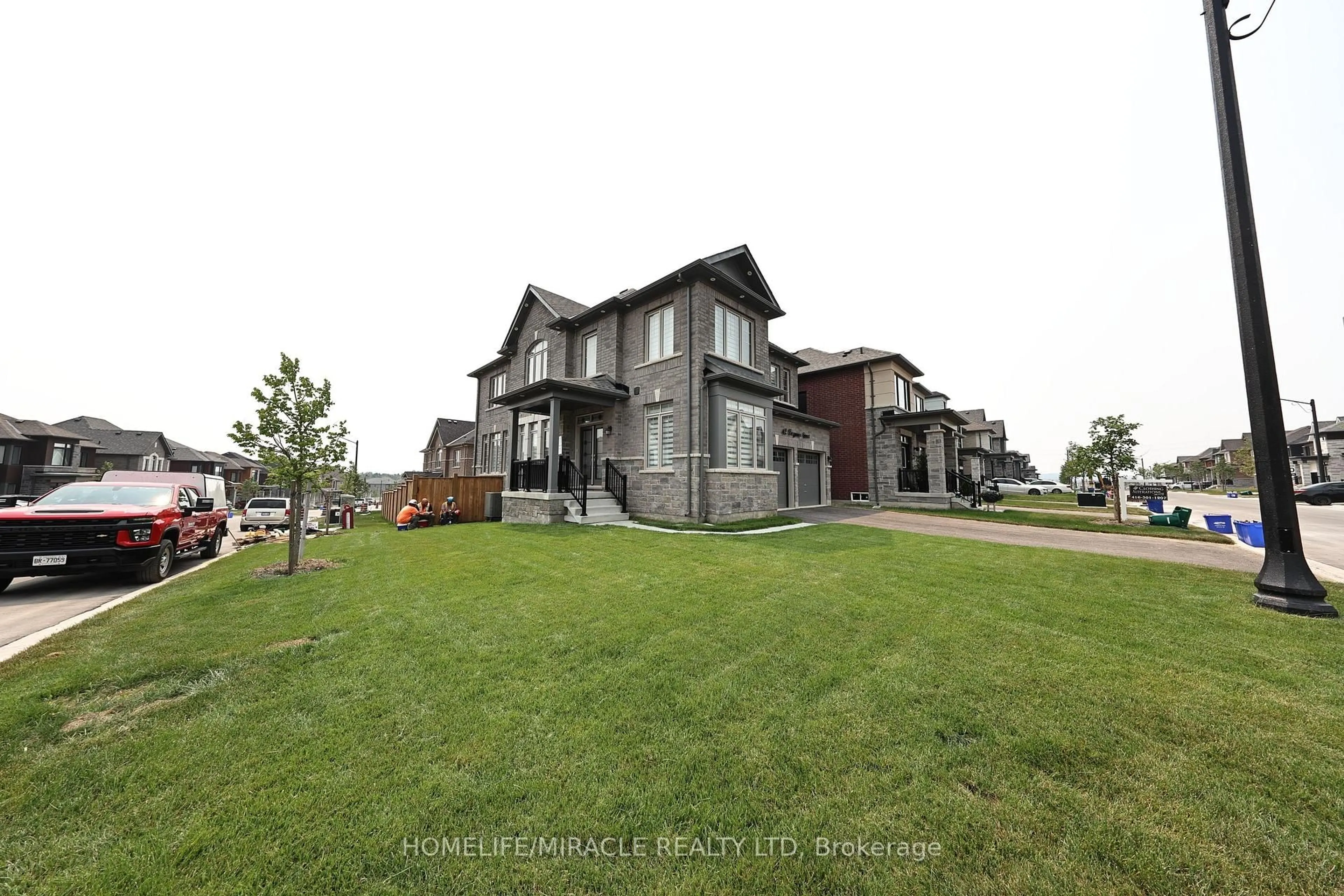 A pic from outside/outdoor area/front of a property/back of a property/a pic from drone, street for 42 Ferguson St, Erin Ontario N0B 1T0