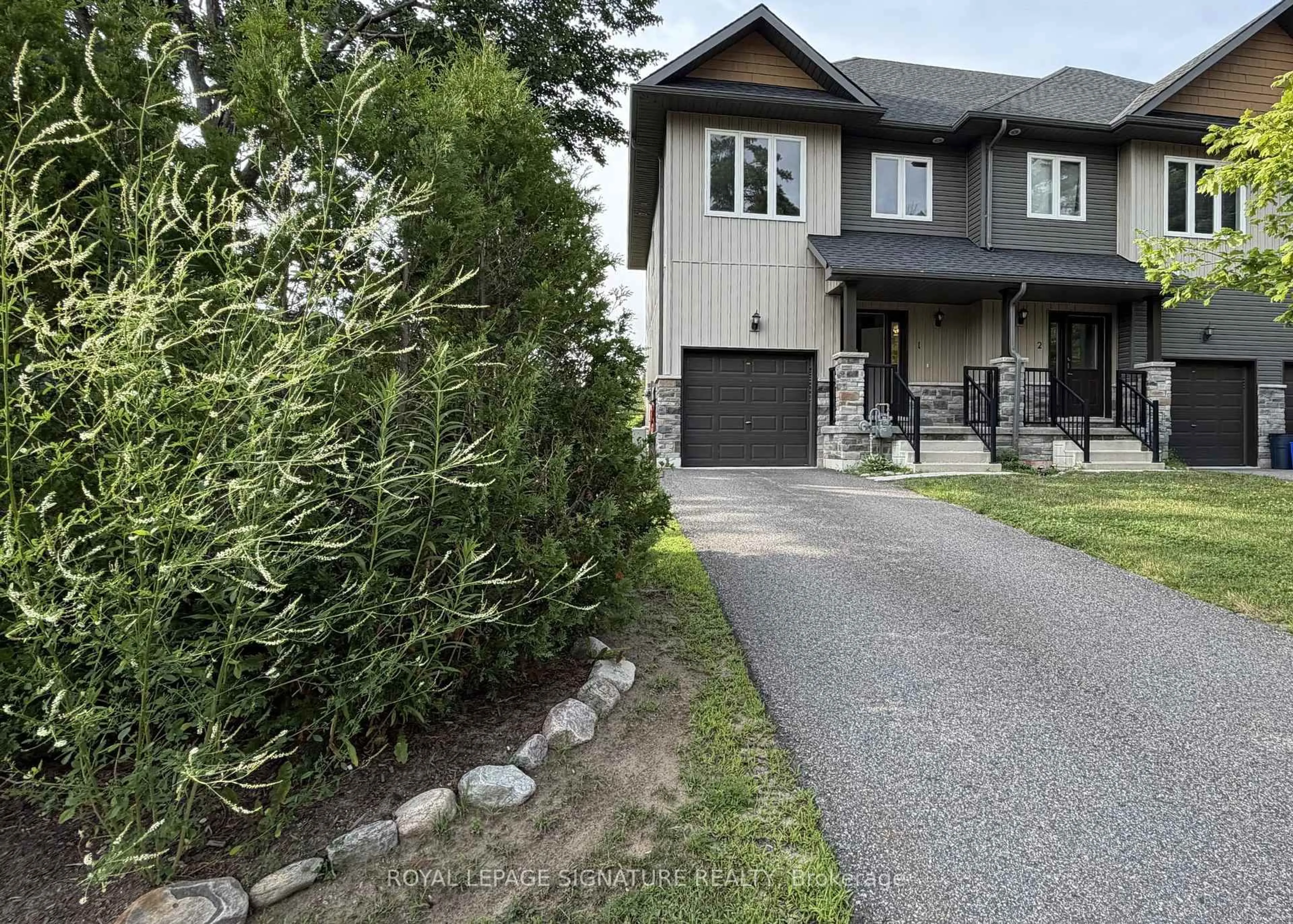 Home with brick exterior material, street for 393 Manitoba St #1, Bracebridge Ontario P1L 1B4